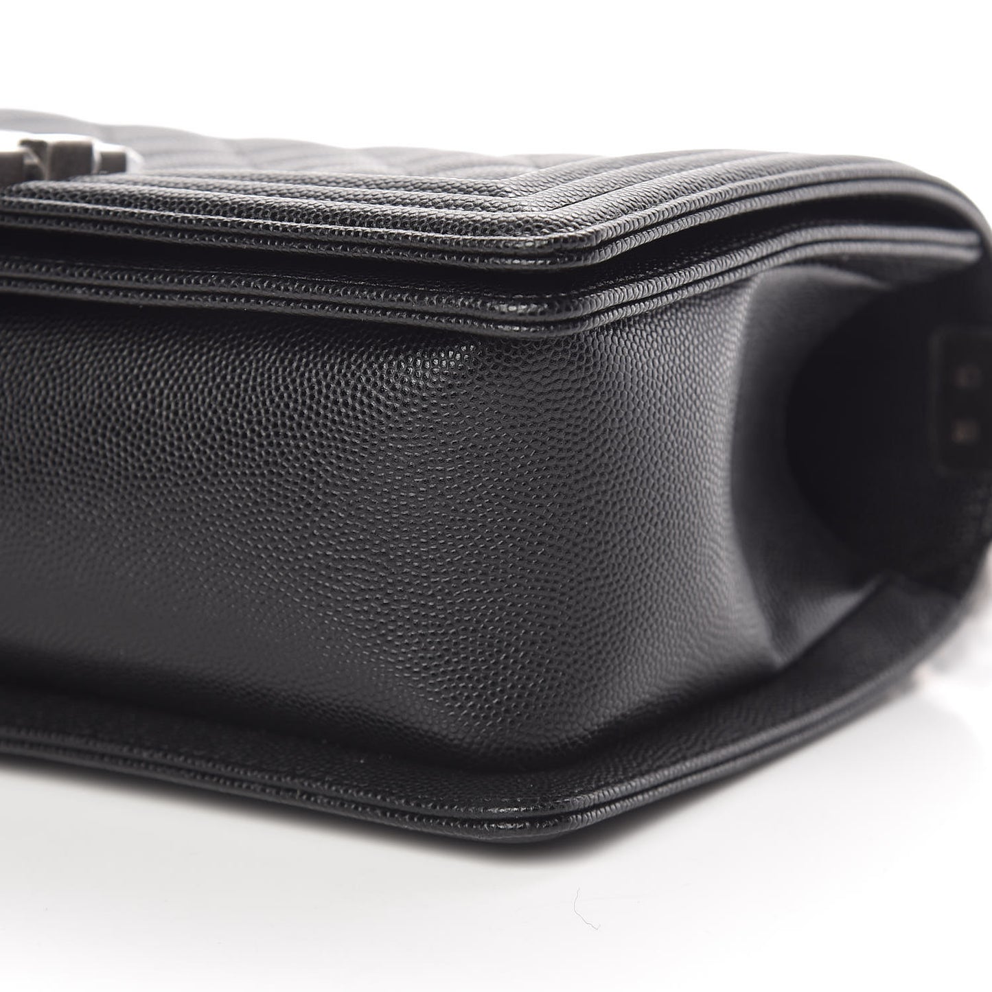 Caviar Quilted Medium Boy Flap Black