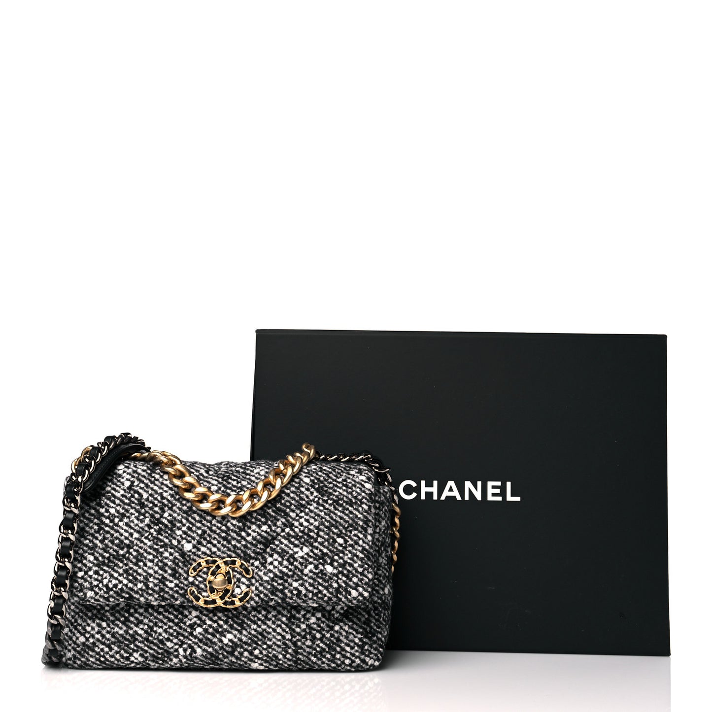 Tweed Quilted Medium Chanel 19 Flap Black White