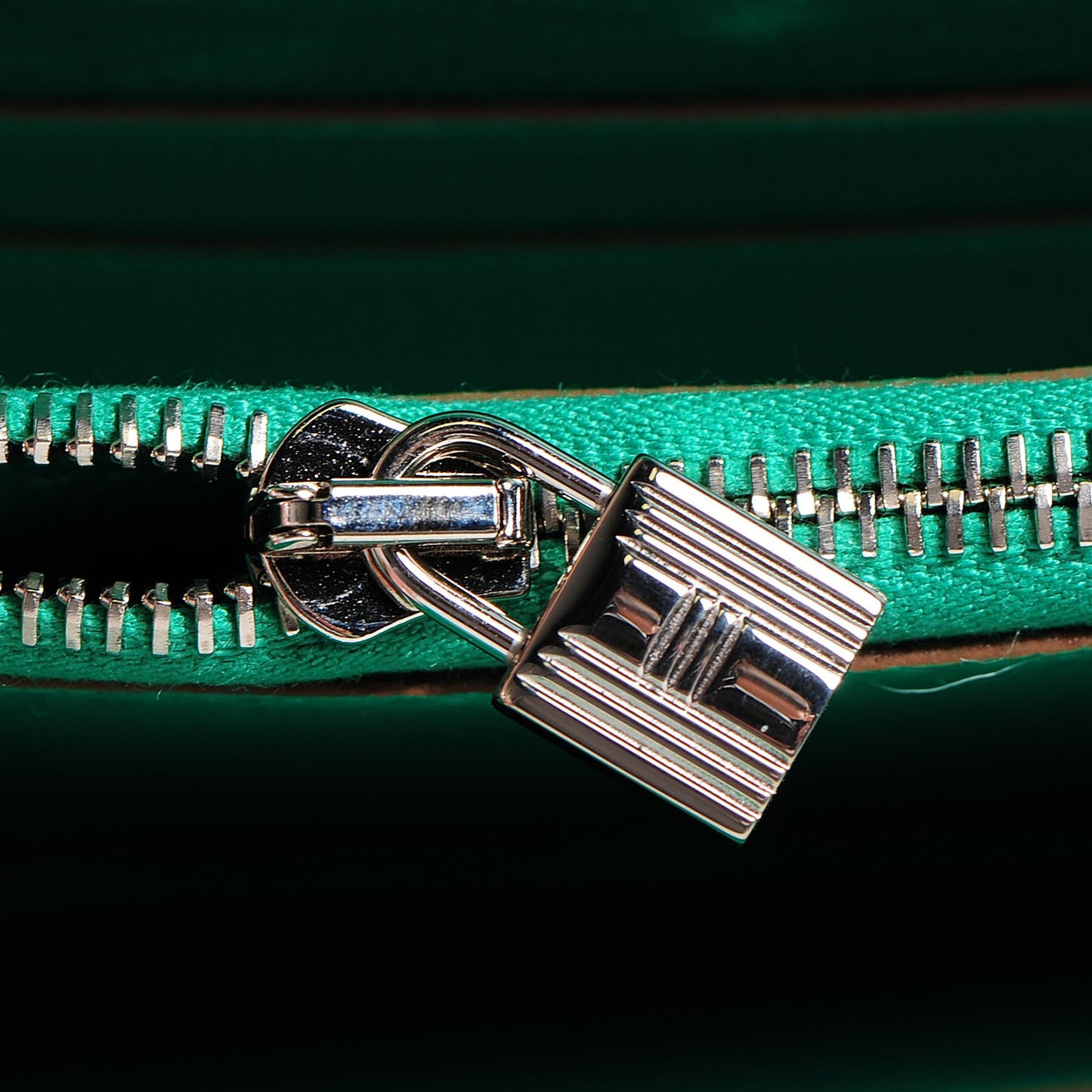 Chevre Mysore Kelly Longue Wallet Menthe
