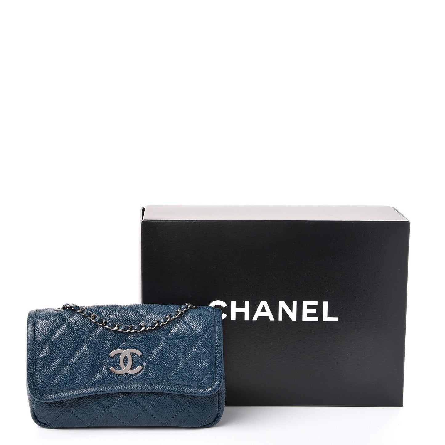 Caviar Small Natural Beauty Flap Blue