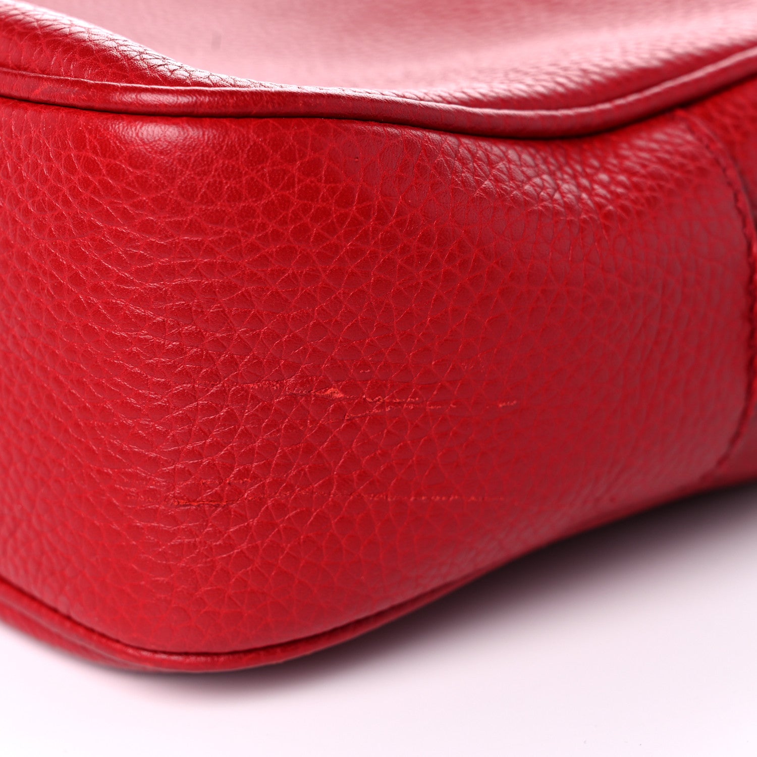 Gucci Pebbled Calfskin Small Soho Disco Bag Tabasco Red 25 of 31