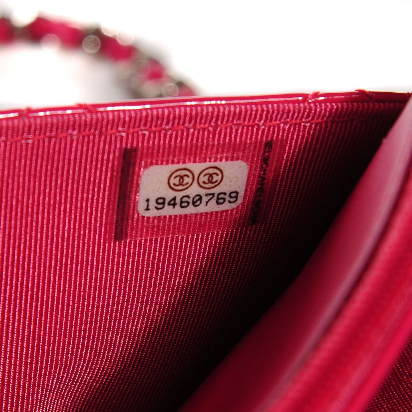 Patent Quilted Wallet On Chain WOC Fuchsia