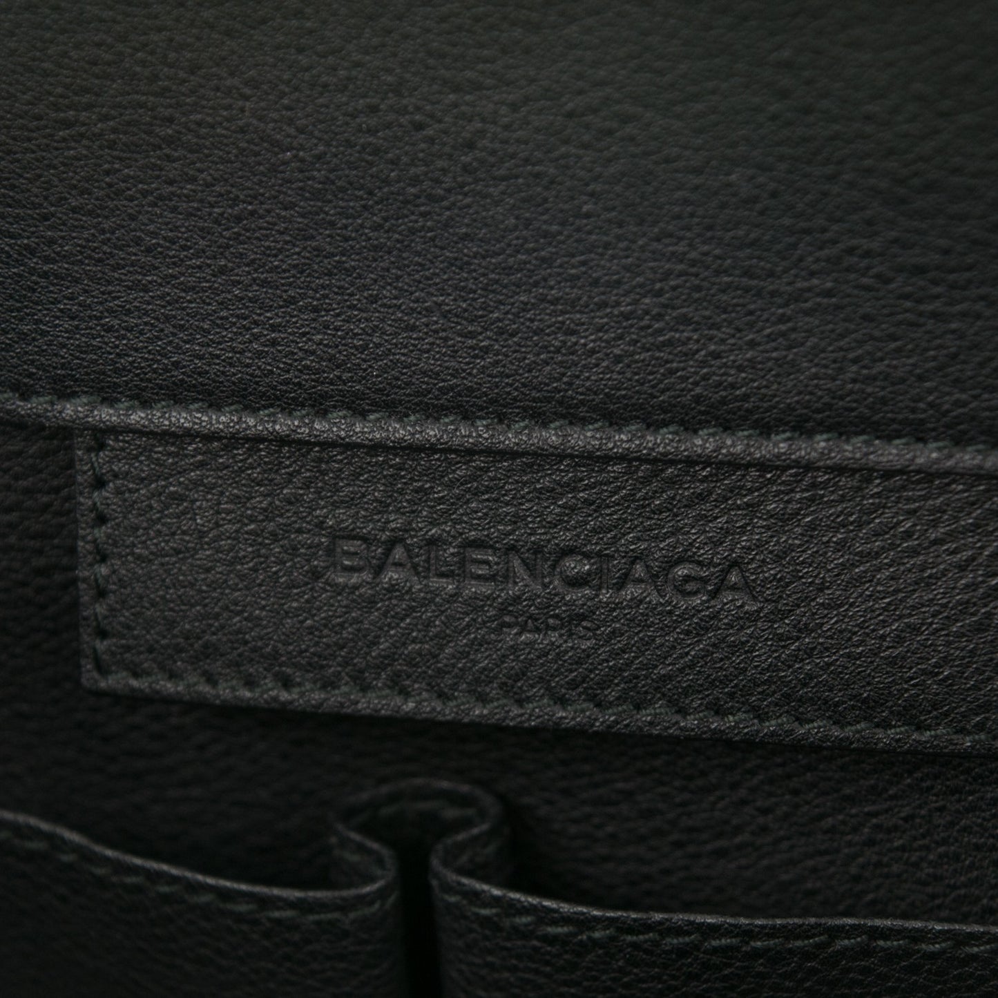Grained Calfskin Silver Metallic Edge Hardware Papier A4 Tote Black