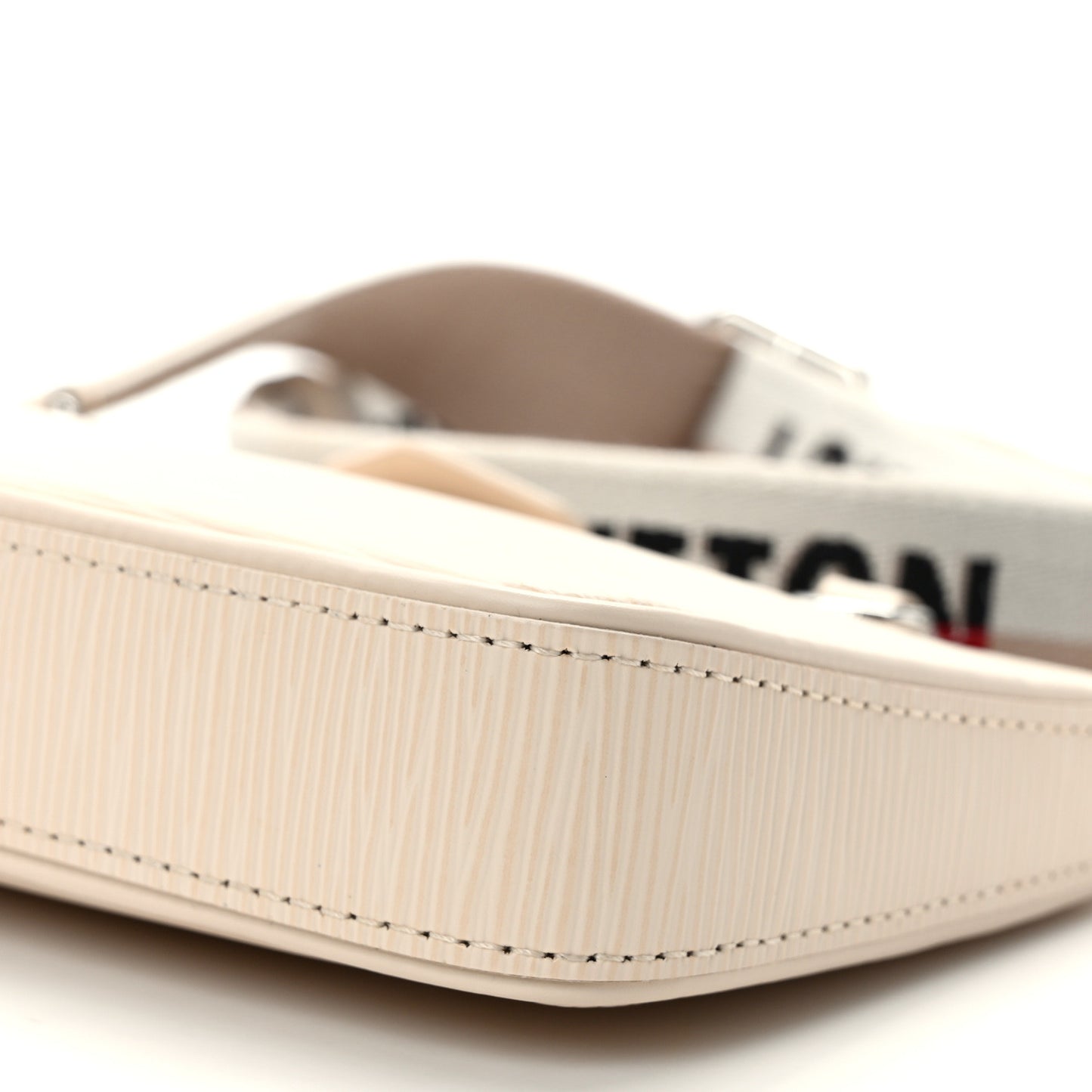 Epi Logo Easy Pouch On Strap Quartz