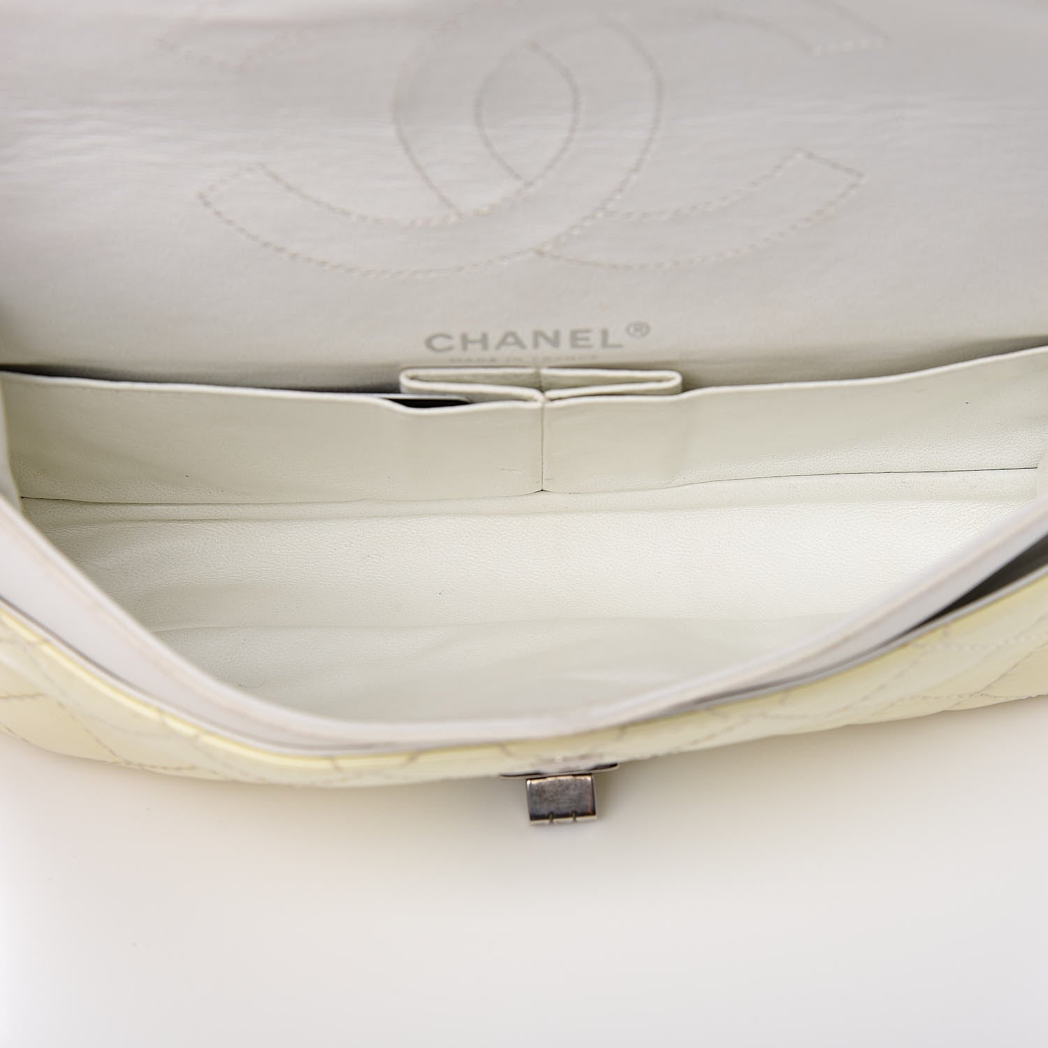 Chanel Patent Distressed Calfskin Quilted 2.55 Reissue 225 Flap White 5 of 10