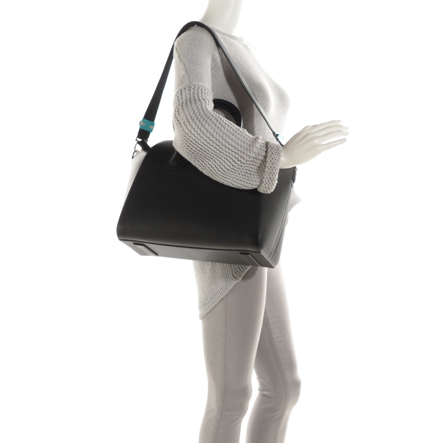 Givenchy Sugar Goatskin Medium Antigona Black 2 of 7