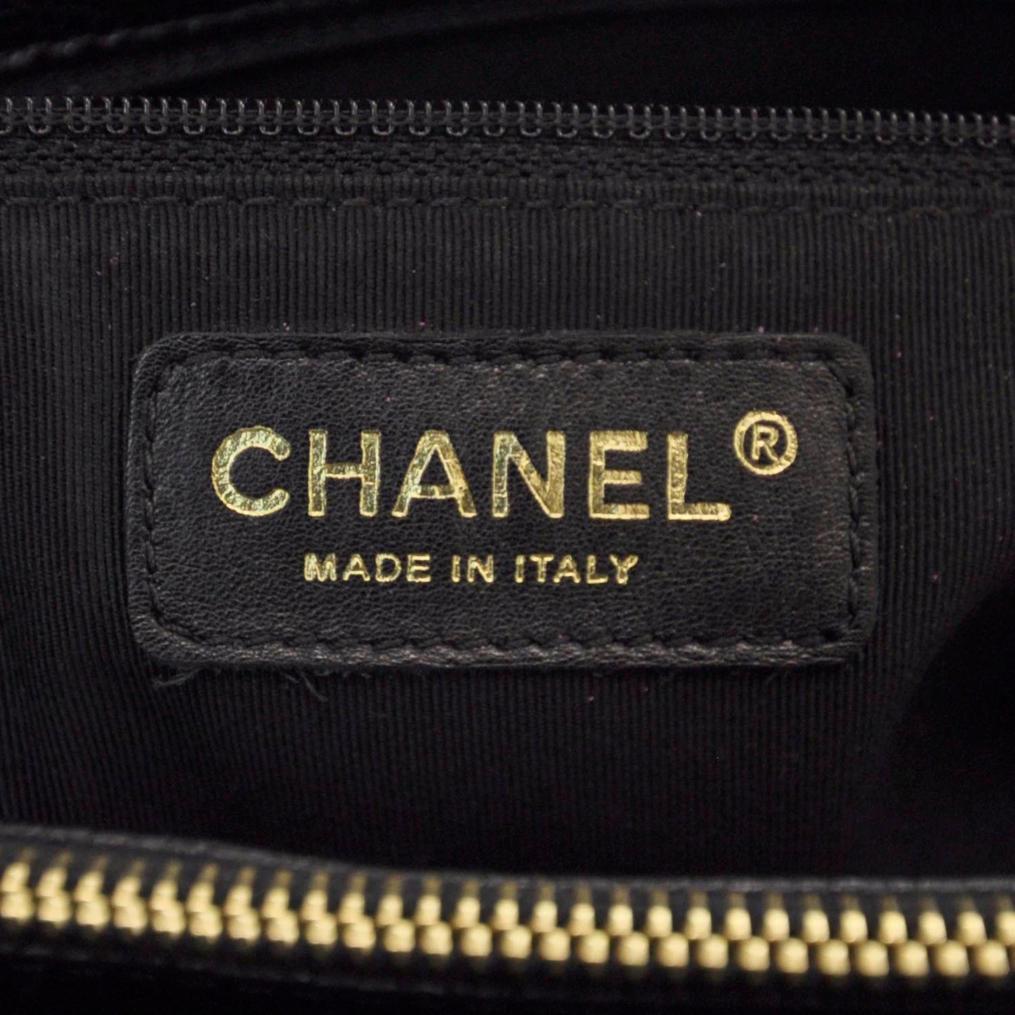Caviar Grand Shopping Tote GST Black