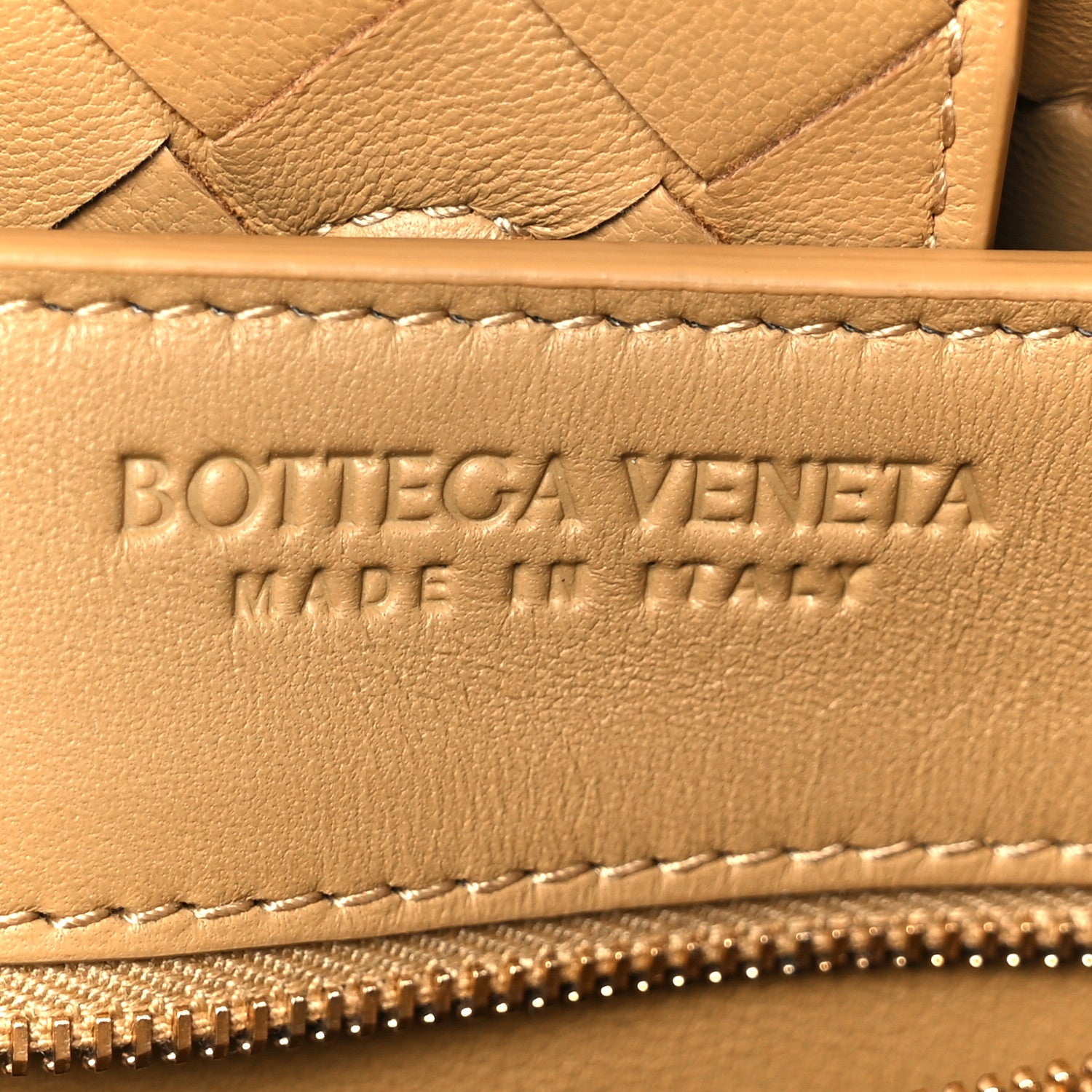 大*輝様 【新品未使用】Bottega Veneta パンチングロゴ 革製レザー Bottega Veneta Nappa Intrecciato Medium Andiamo Shoulder Bag Dark