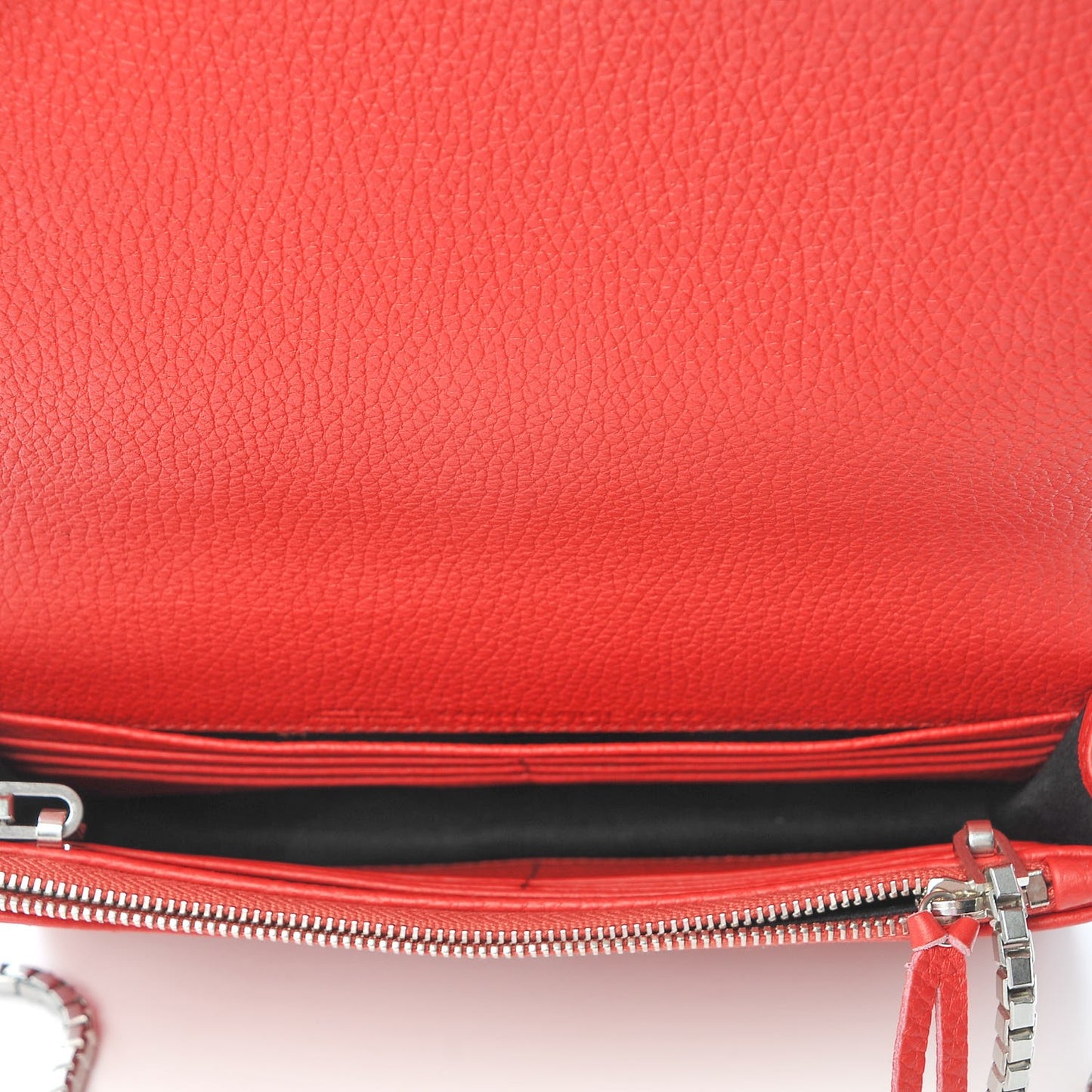 Vibrato Calfskin Classic Silver Hardware Wallet on Chain Rouge Cerise