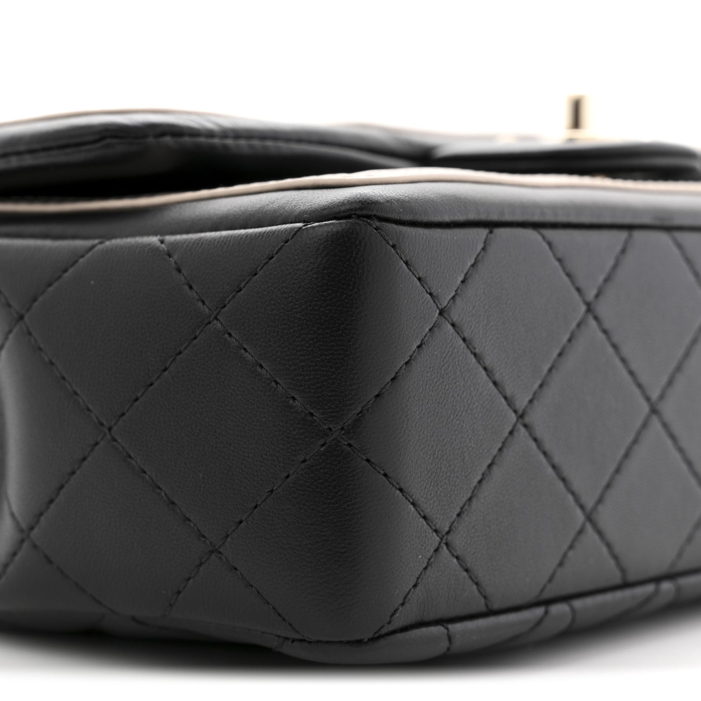Lambskin Quilted Bicolor Flap Black Beige