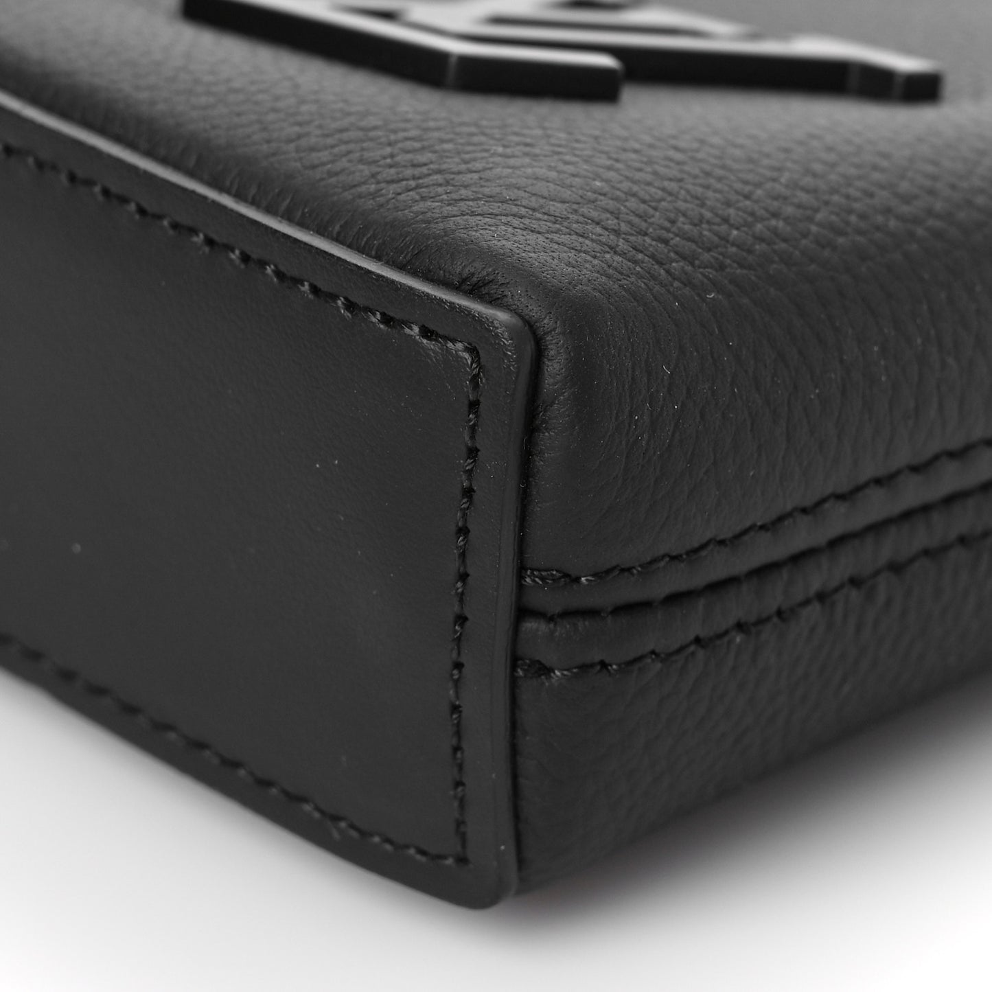 Grained Calfskin Aerogram Takeoff Pouch Black