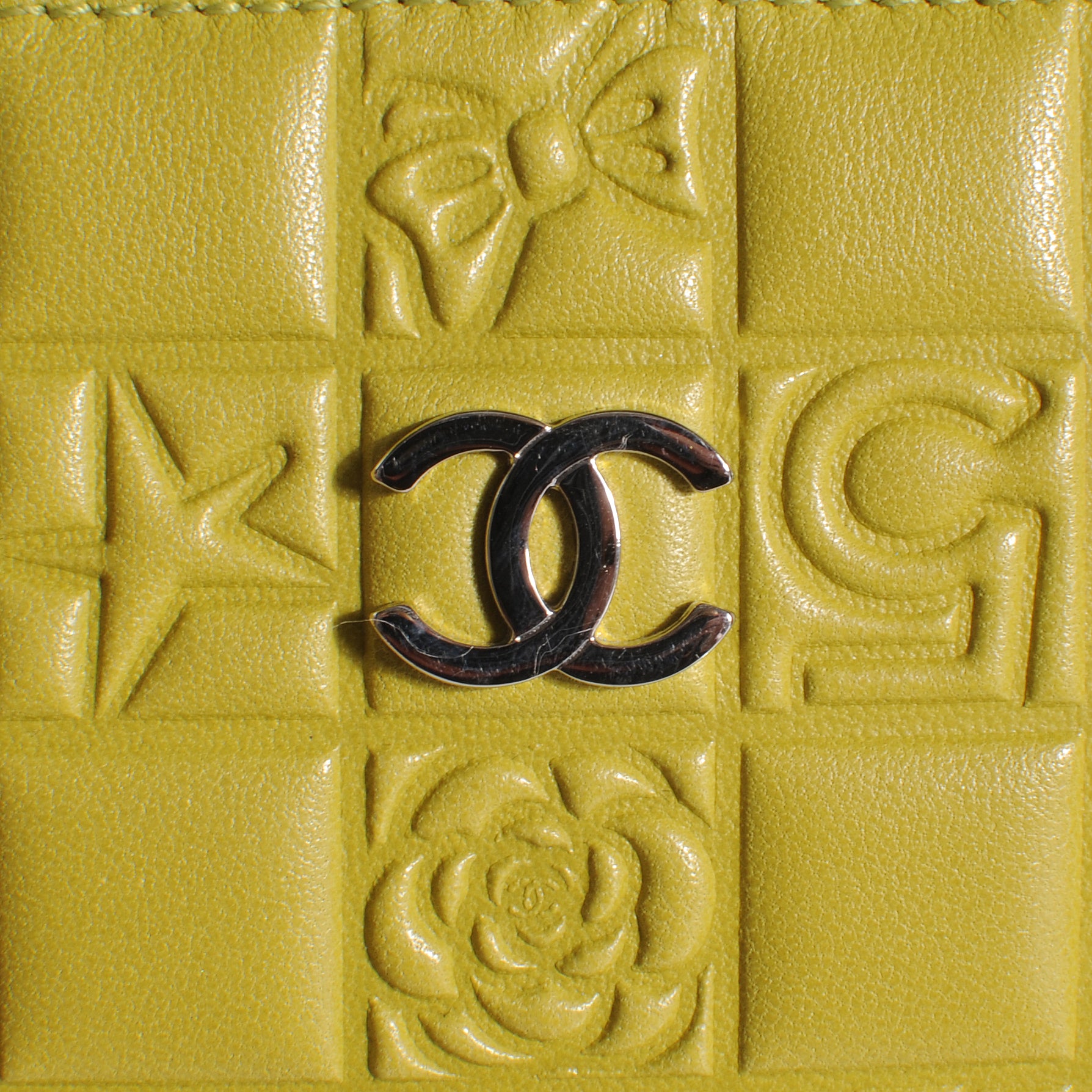Chanel Lambskin Precious Symbols Pochette Chartreuse 5 of 8