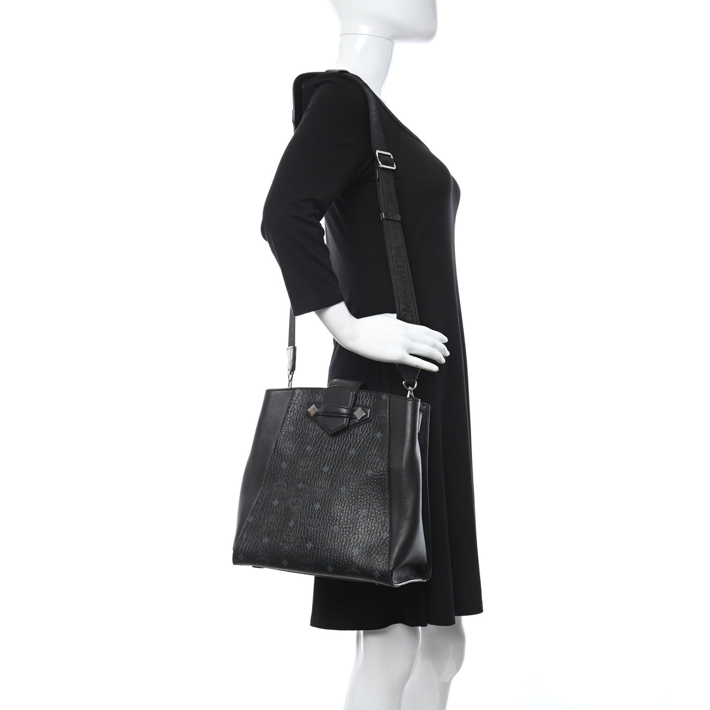 Visetos Calfskin Essential Bucket Bag Black