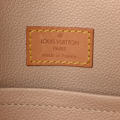 Louis Vuitton Monogram Sac Plat 6 of 12