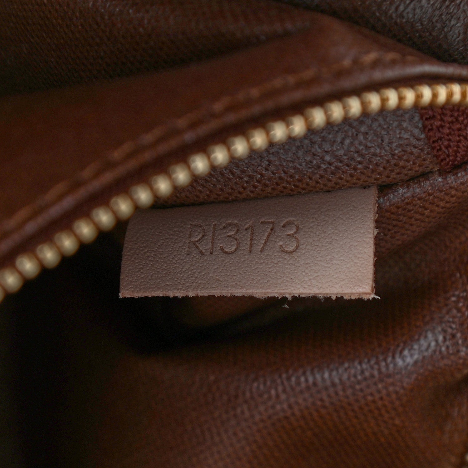 Louis Vuitton Monogram Toiletry Bag 25 7 of 9