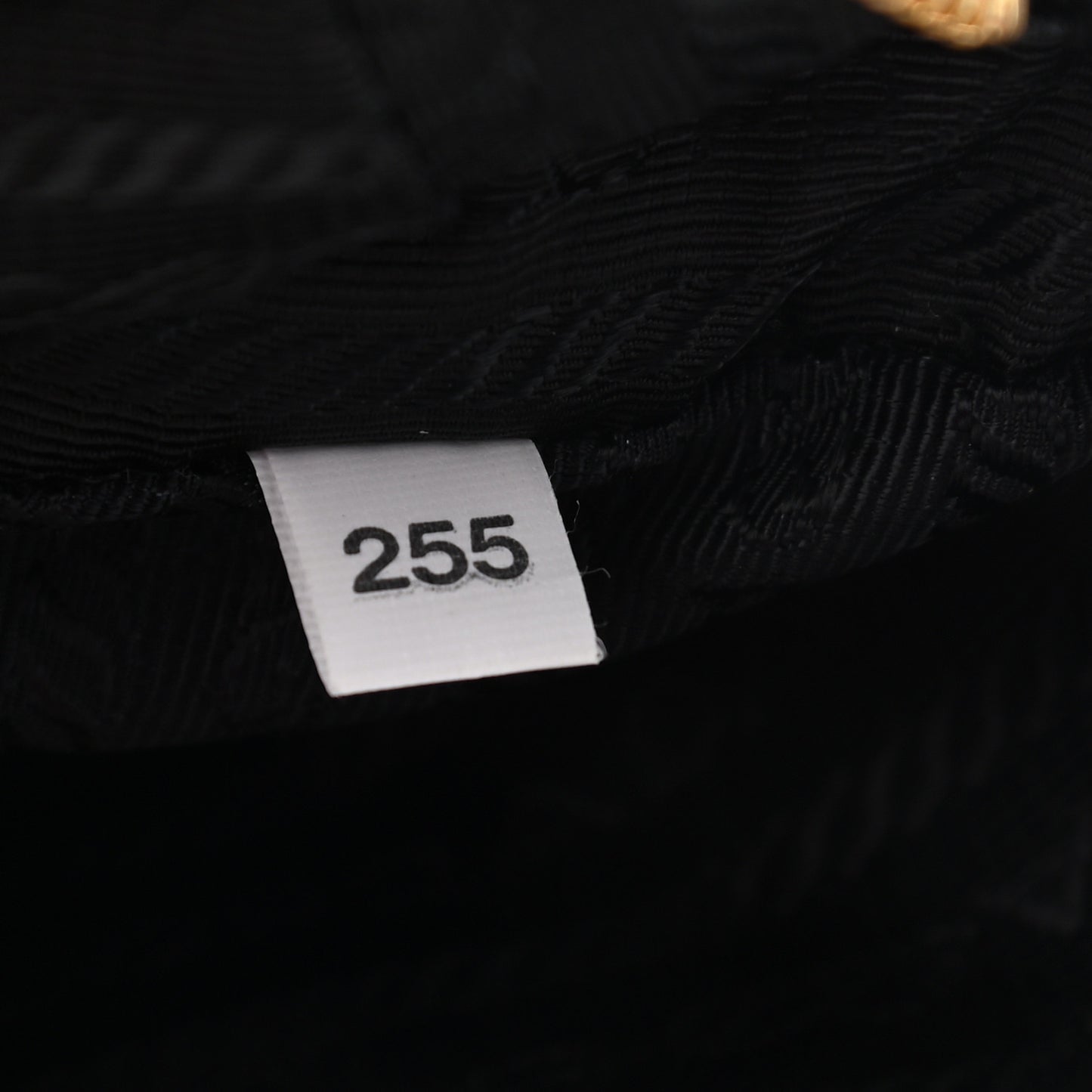Vitello Daino Wristlet Black
