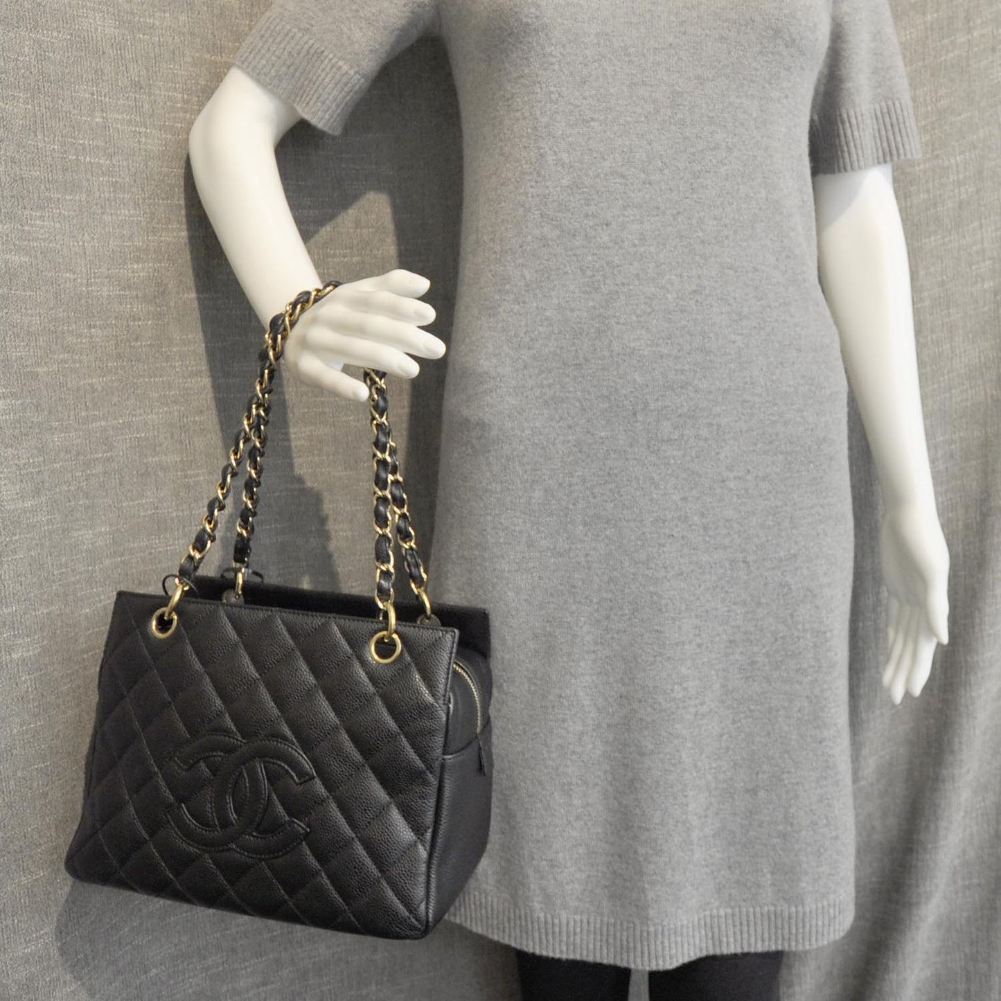 Caviar Quilted Petit Timeless Tote PTT Black