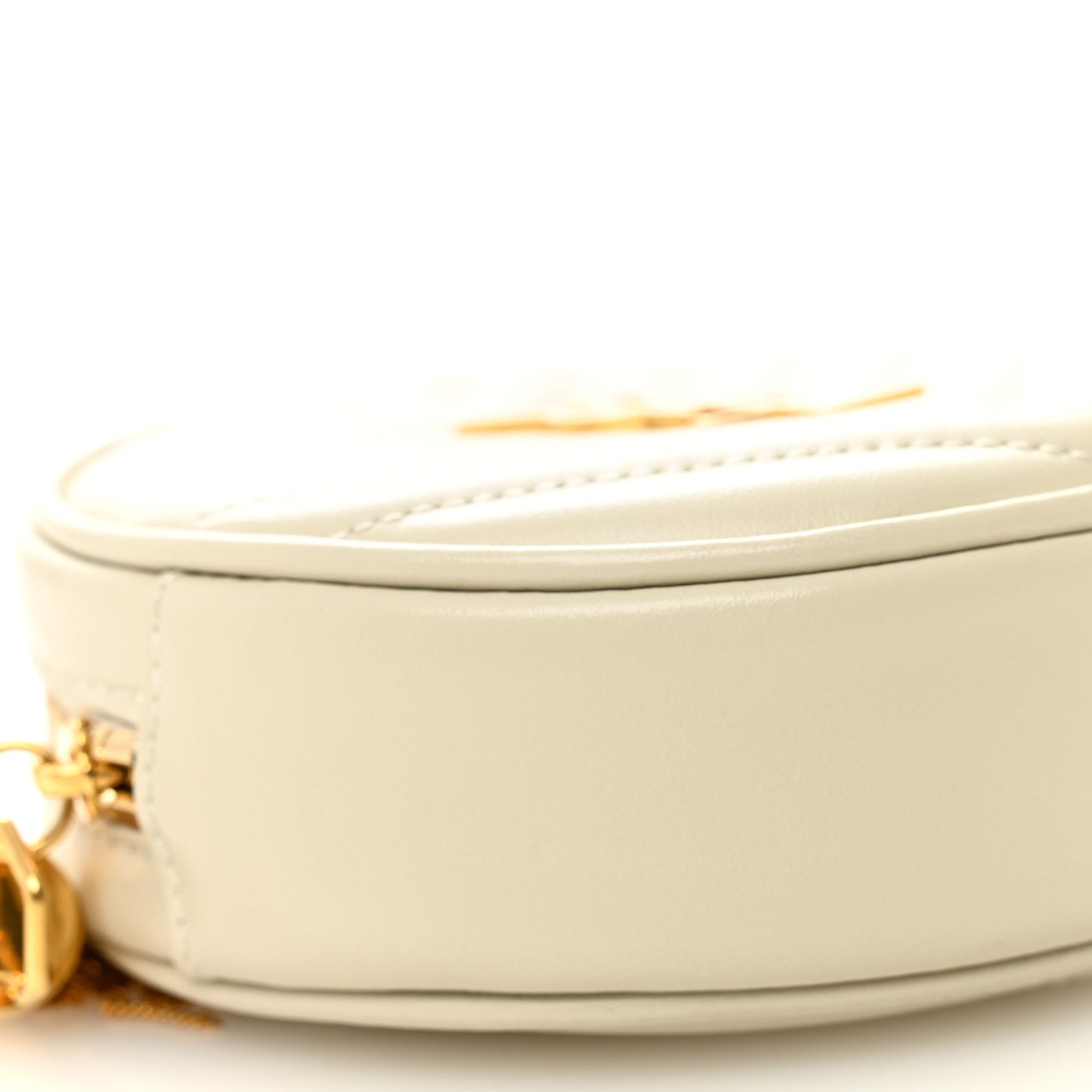 Calfskin Matelasse Chevron Quilted Baby Round Vinyle Belt Bag Blanc Vintage