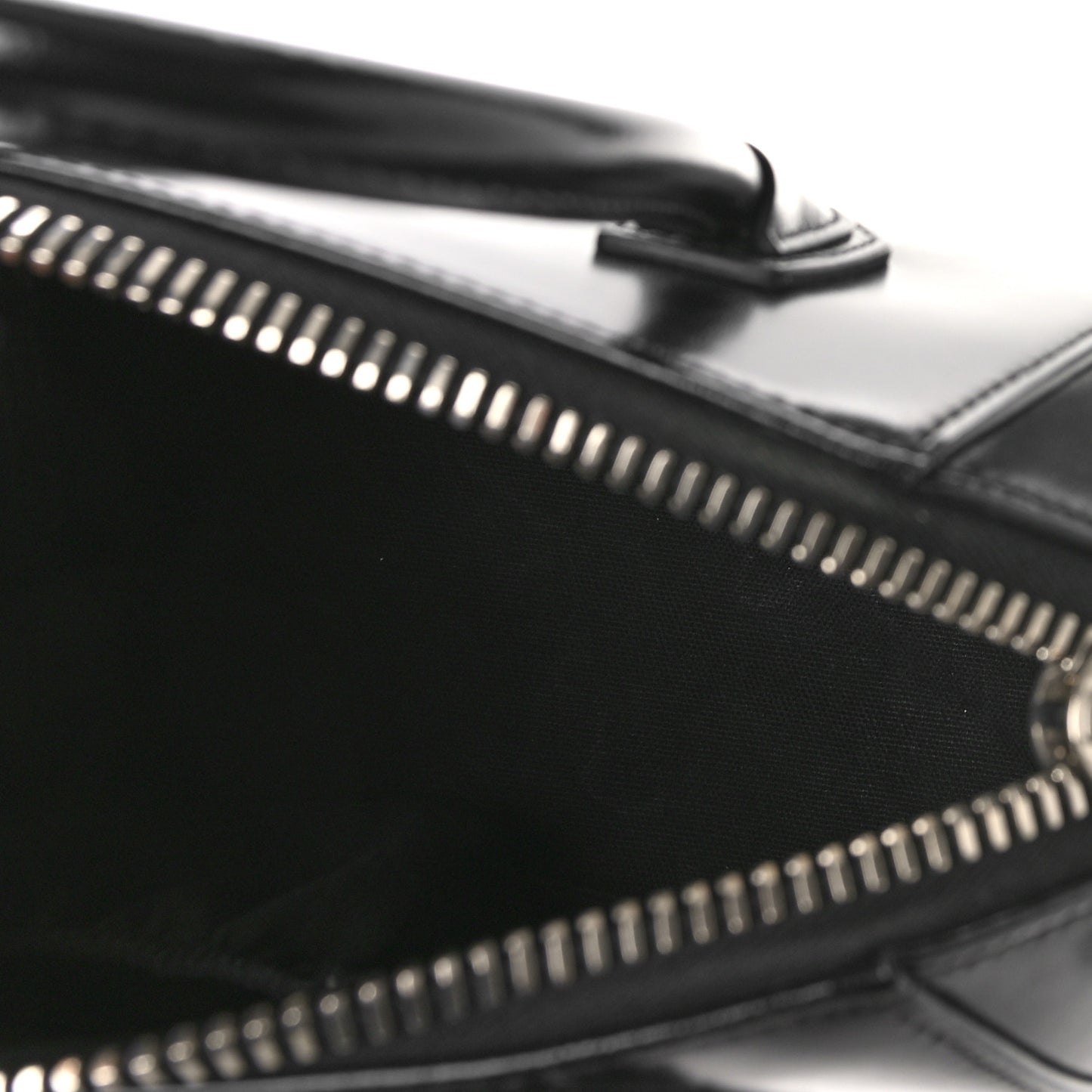 Shiny Lord Calfskin Mini Antigona Black