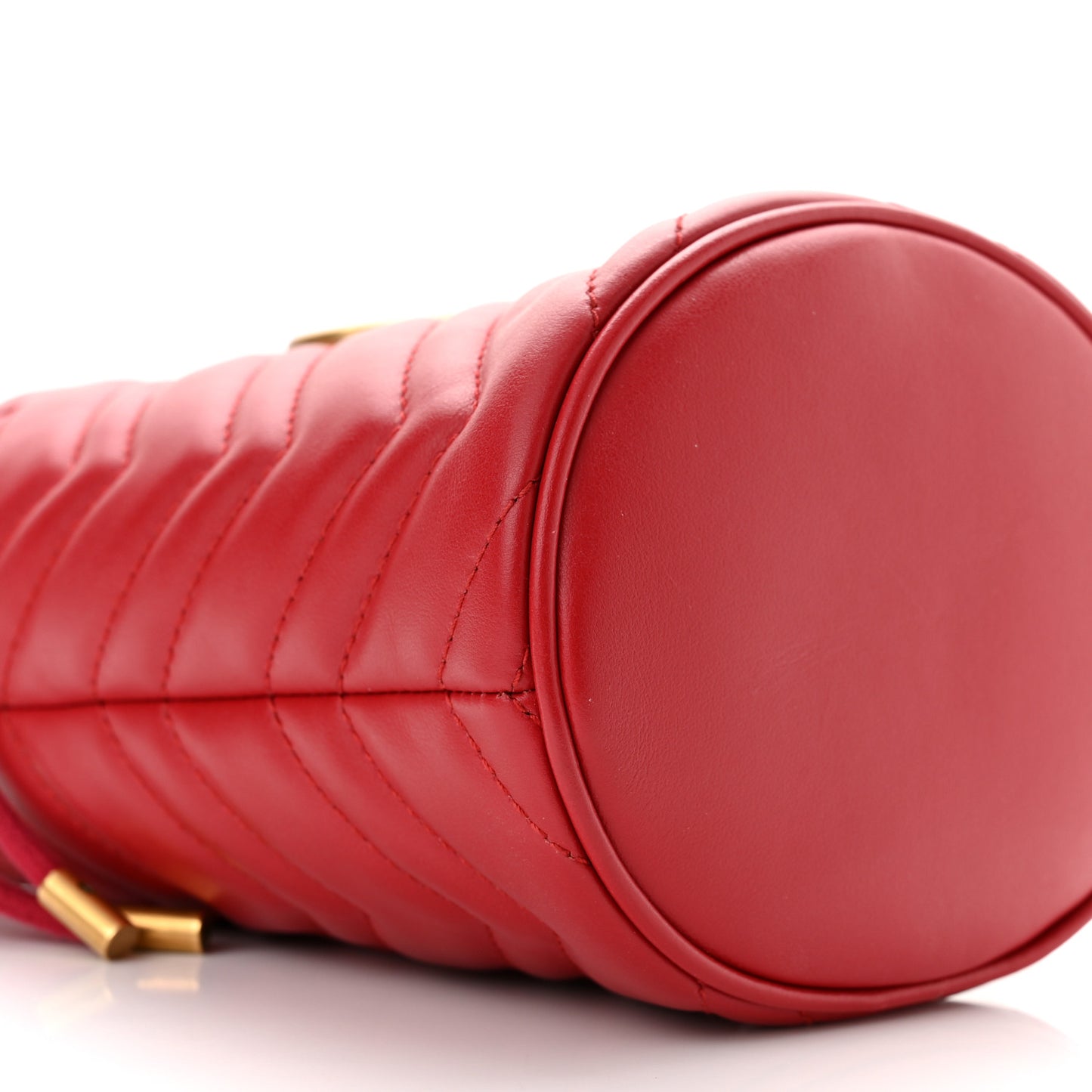Calfskin Matelasse Mini GG Marmont 2.0 Bucket Bag Hibiscus Red