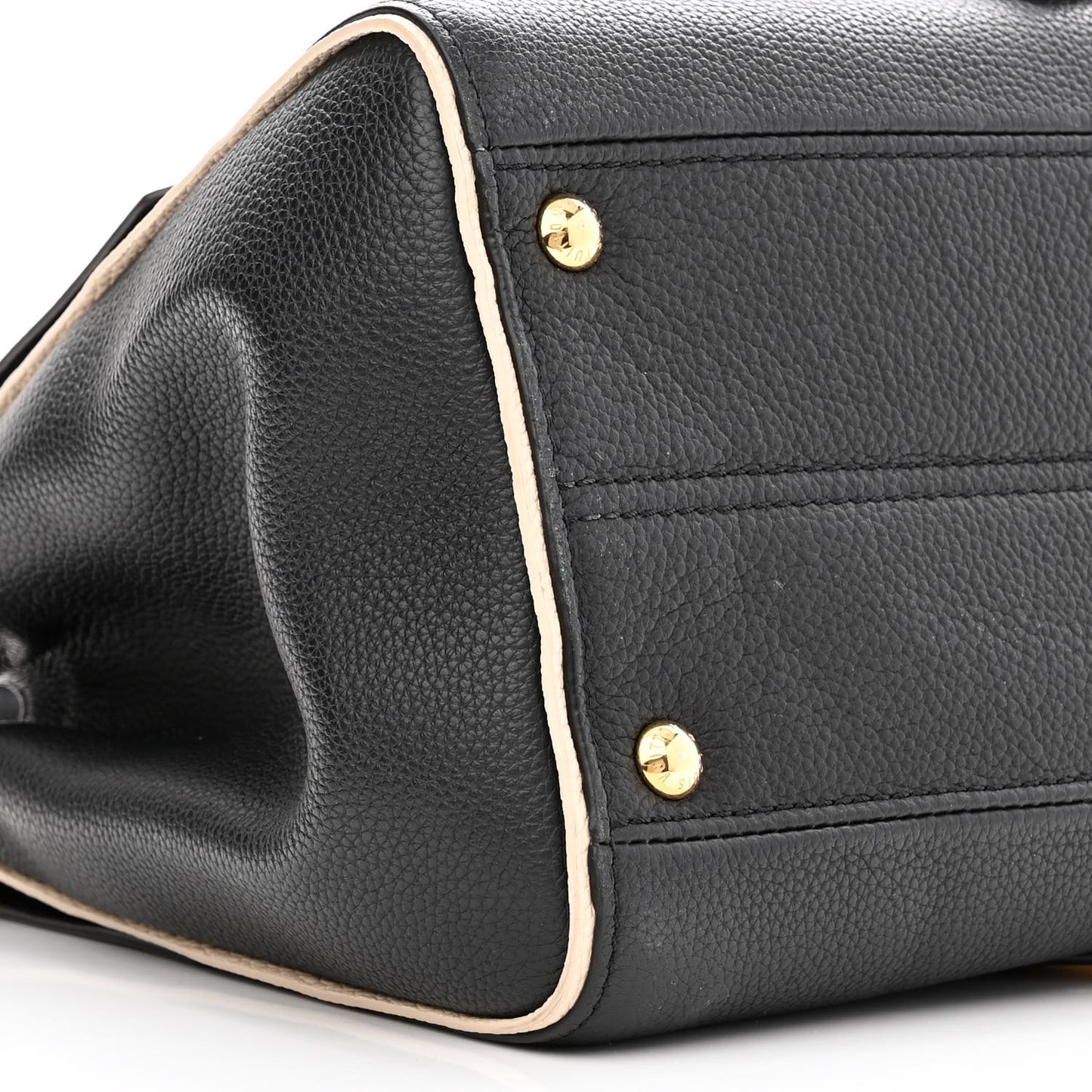 Monogram Double V Black