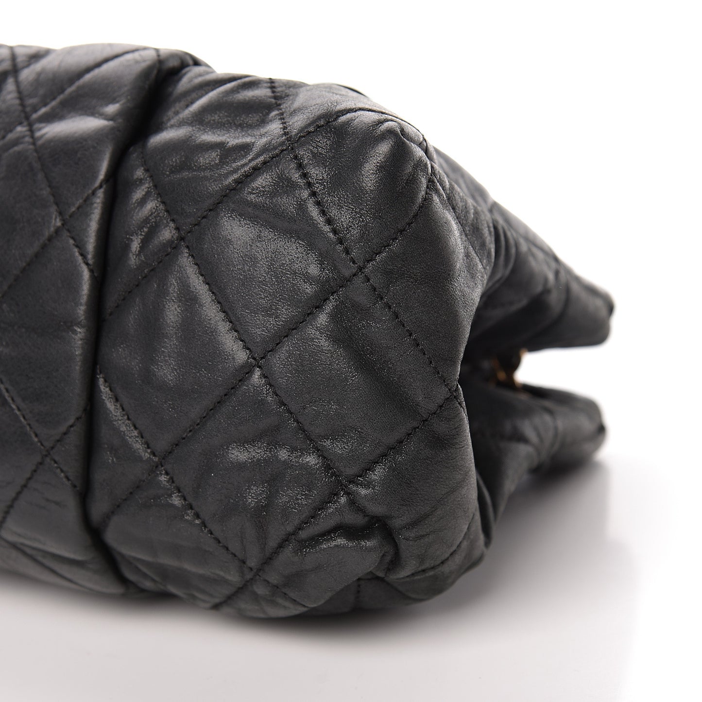 Iridescent Calfskin Large Chic Quilt Flap Black