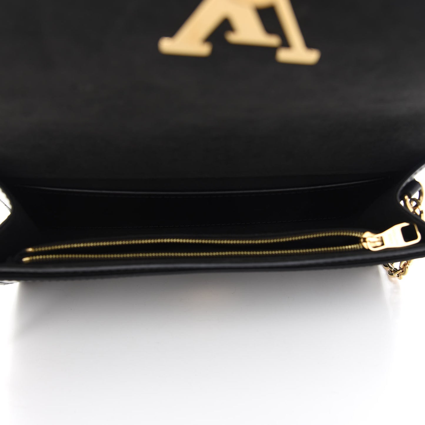 Calfskin Chain Louise GM NM Black