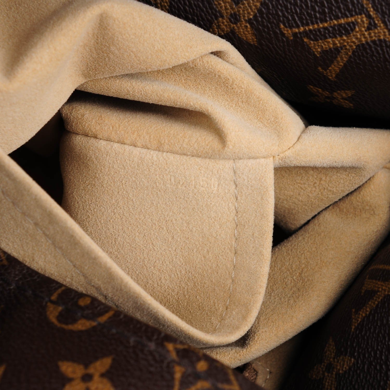 Louis Vuitton Monogram Artsy GM 7 of 10