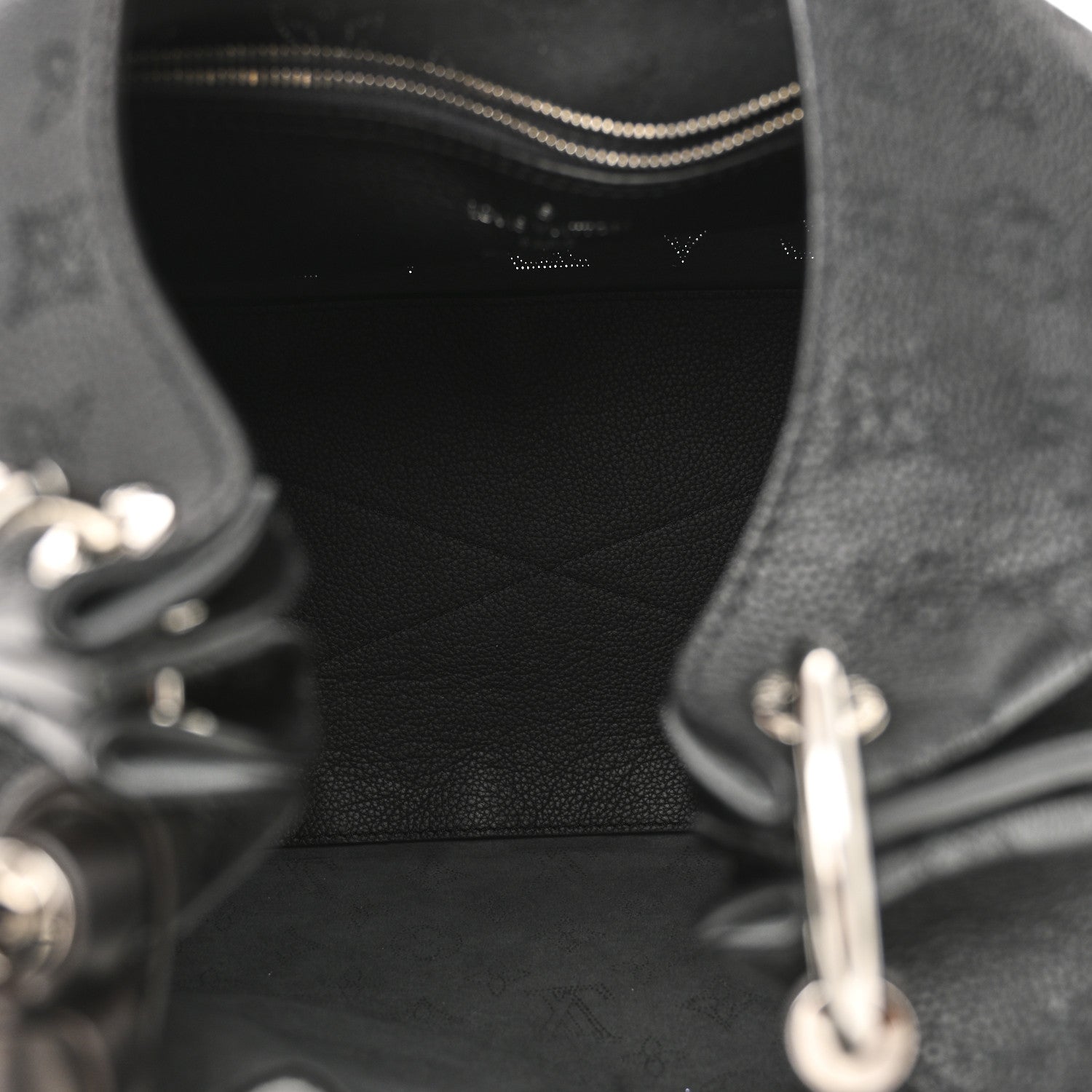 Louis Vuitton Mahina Carmel Hobo Black 5 of 9
