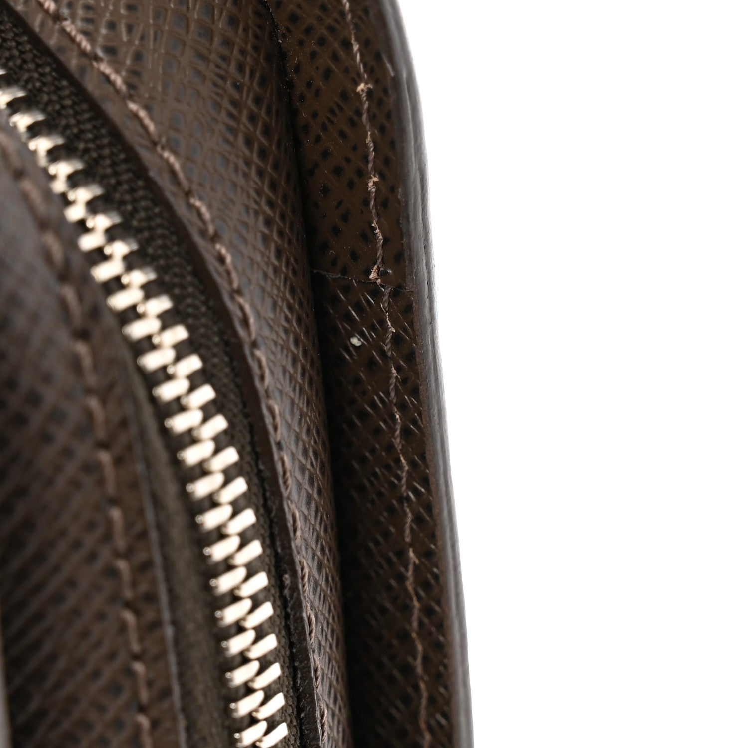 Louis Vuitton Taiga Baikal Pochette Grizzli 8 of 8