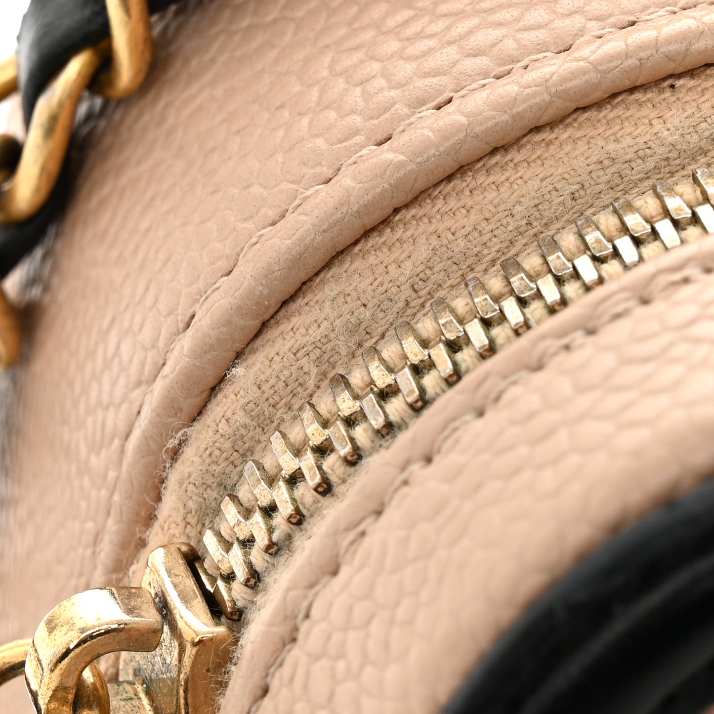 Caviar Quilted Medium CC Filigree Vanity Case Beige Black