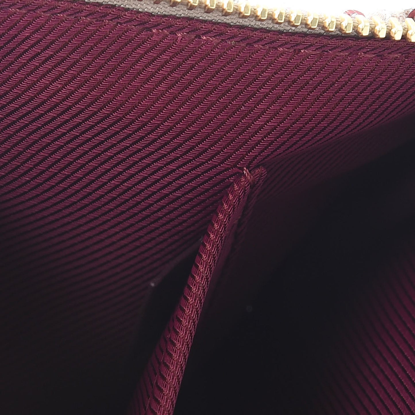 Sequin Monogram Sunshine Express Pochette Bordeaux