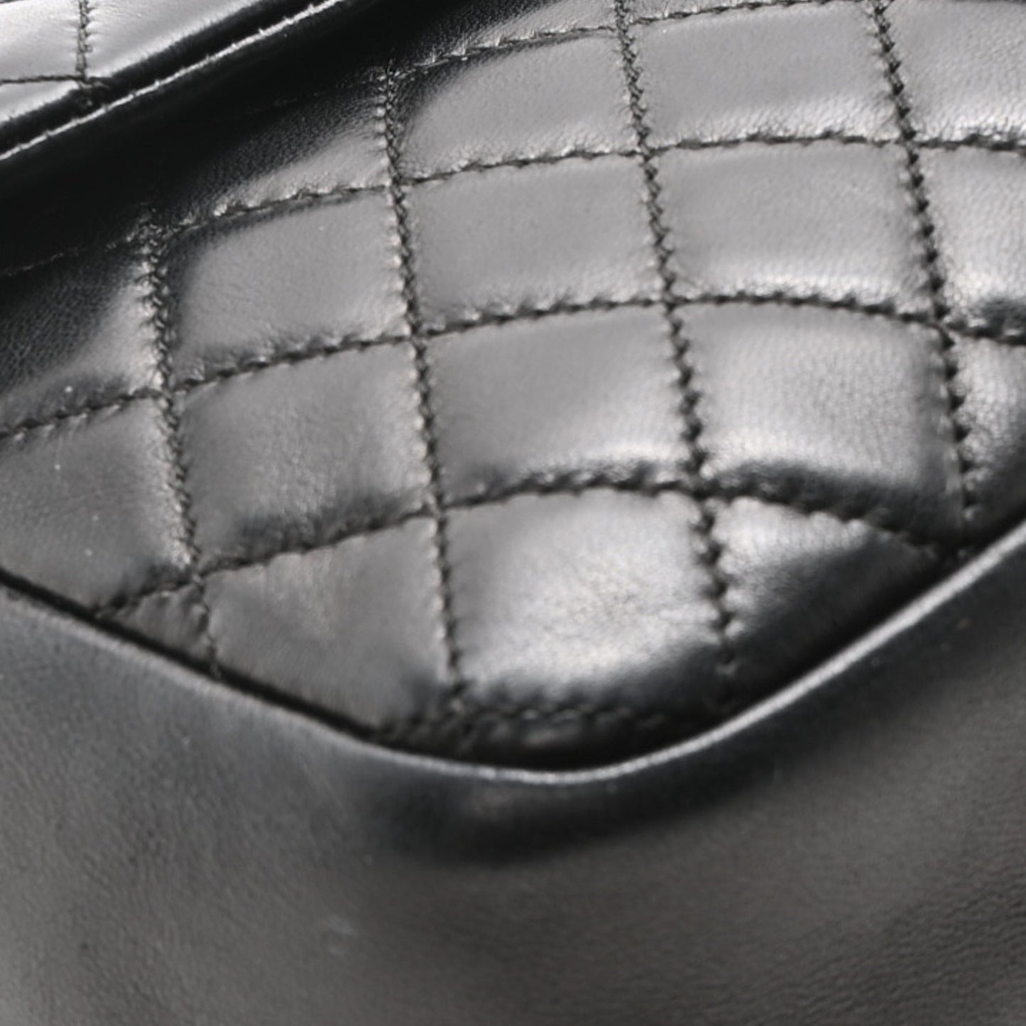Lambskin Quilted Medium Westminster Pearl Flap Black