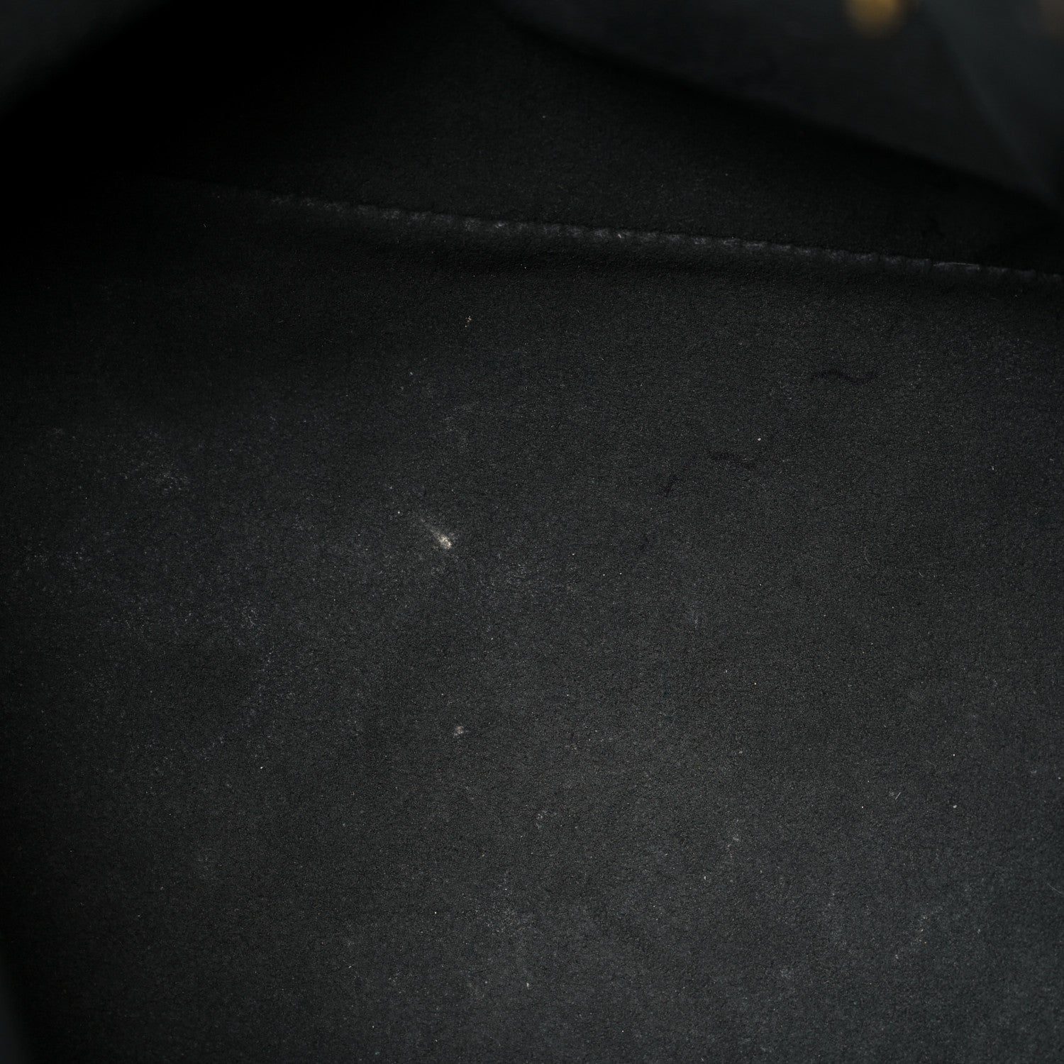 Louis Vuitton Mahina L Elephant Gris 10 of 18