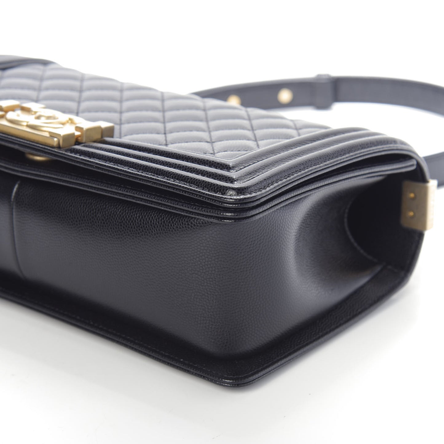 Caviar Quilted Medium Boy Flap Black