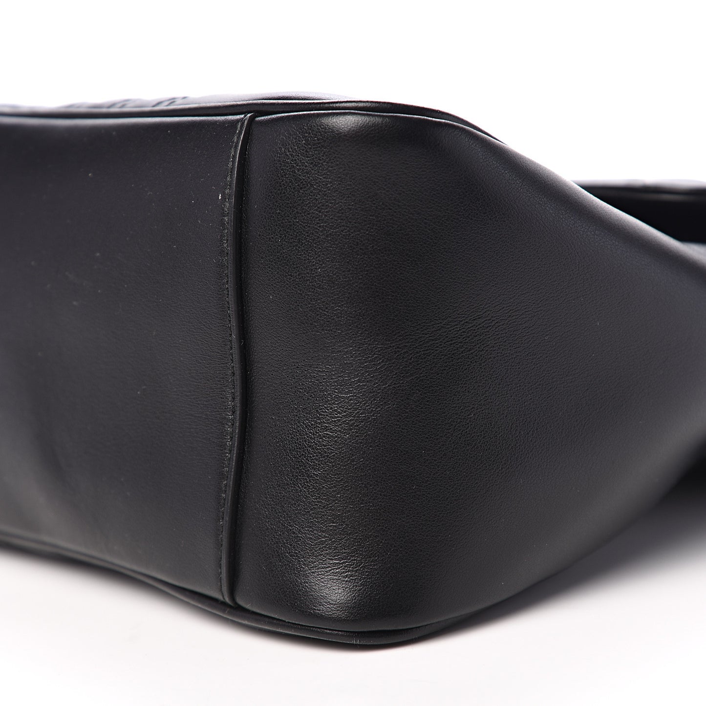 Calfskin Matelasse Medium GG Marmont Top Handle Shoulder Bag Black