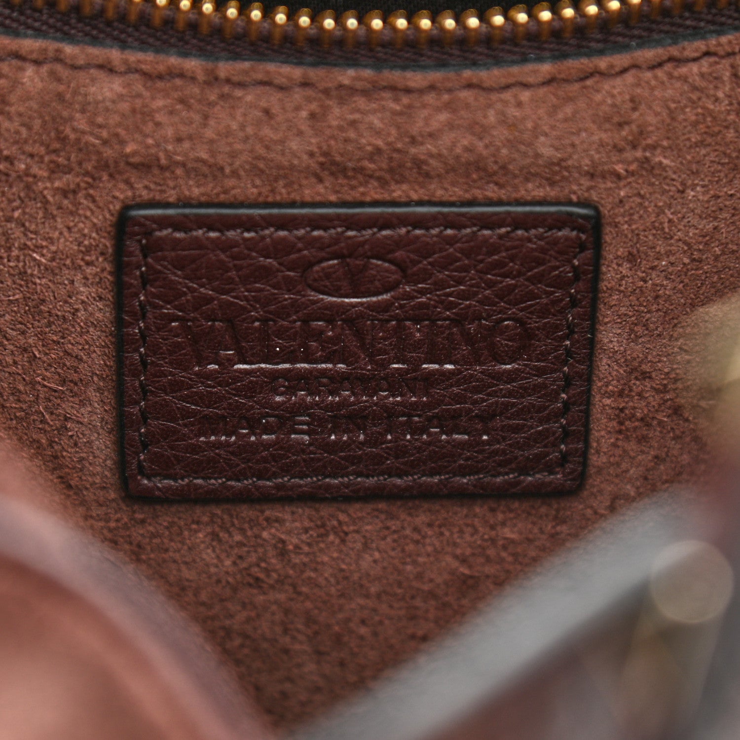 Valentino Garavani Grained Calfskin Rockstud Bucket Bag Rubin 6 of 10
