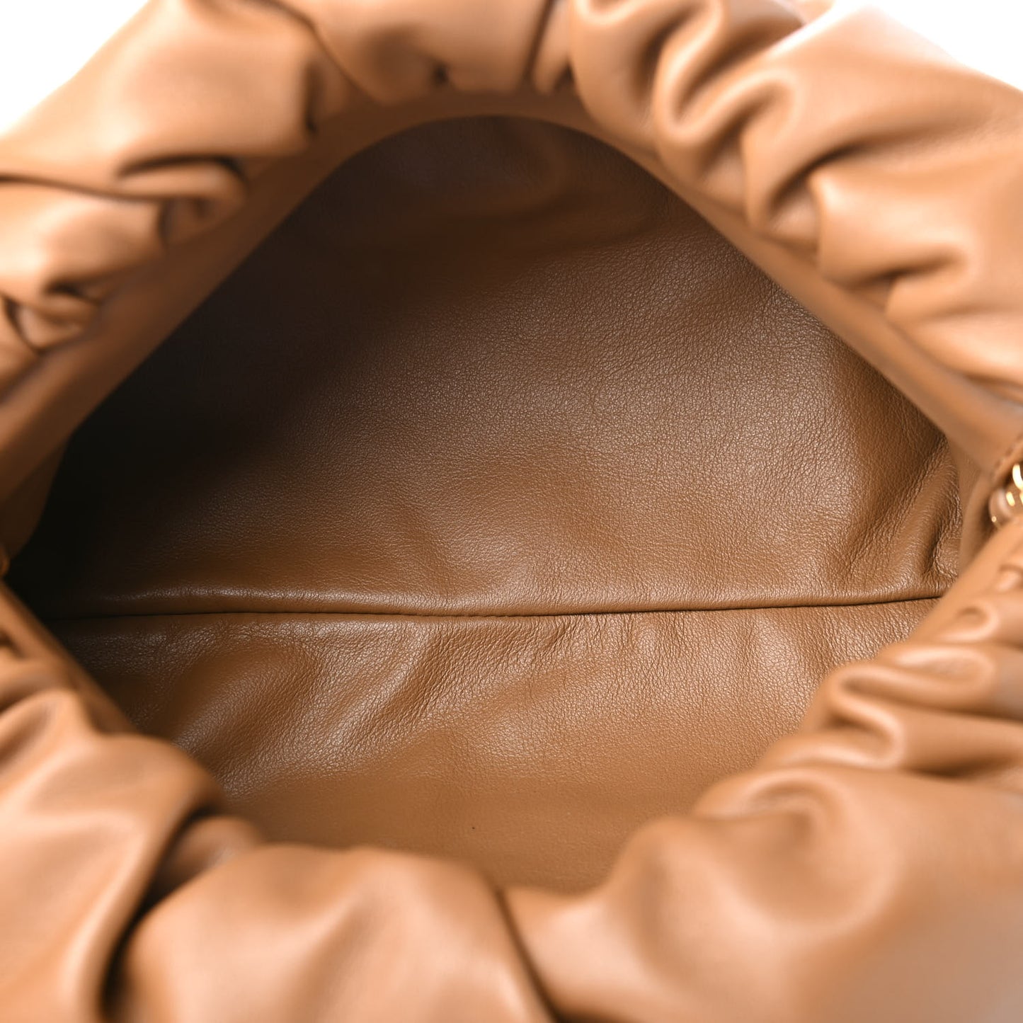 Calfskin The Pouch Chain Cammello