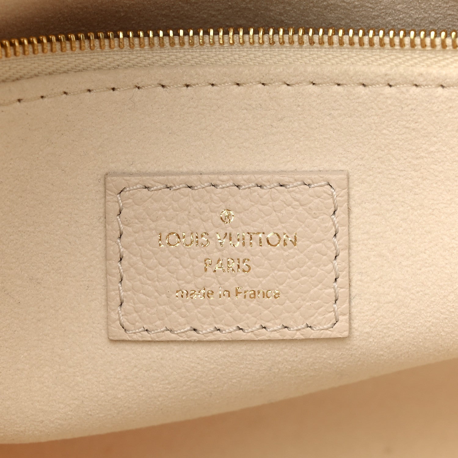Louis Vuitton Empreinte Monogram Giant By The Pool Onthego PM Neutral Gradient 6 of 12