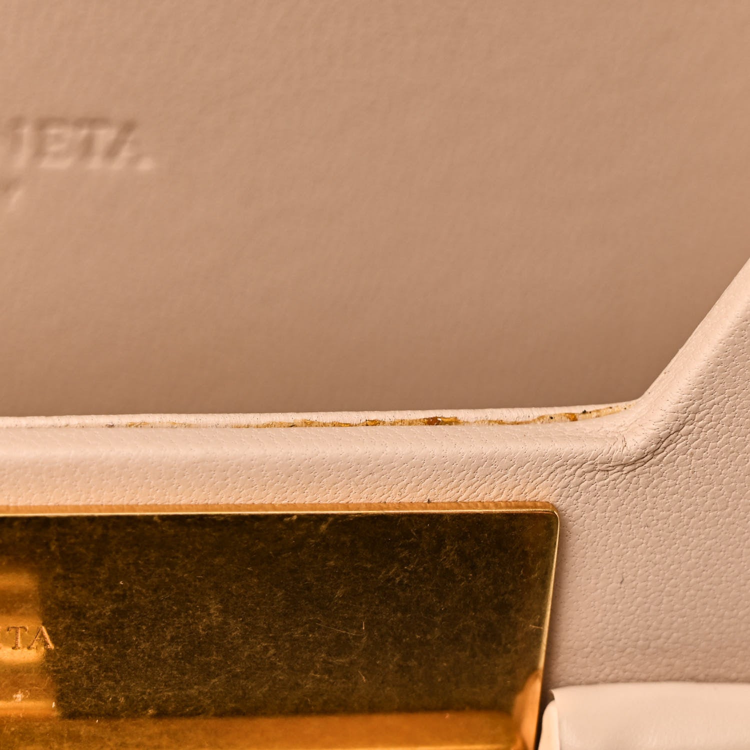 Bottega Veneta Calfskin Daisey Box Clutch  Beige 12 of 12
