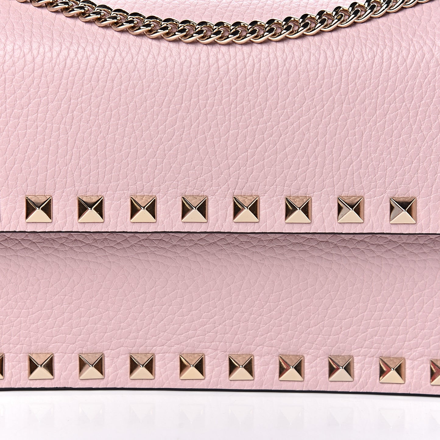 Pebbled Calfskin Rockstud Flap Wallet On Chain Poudre