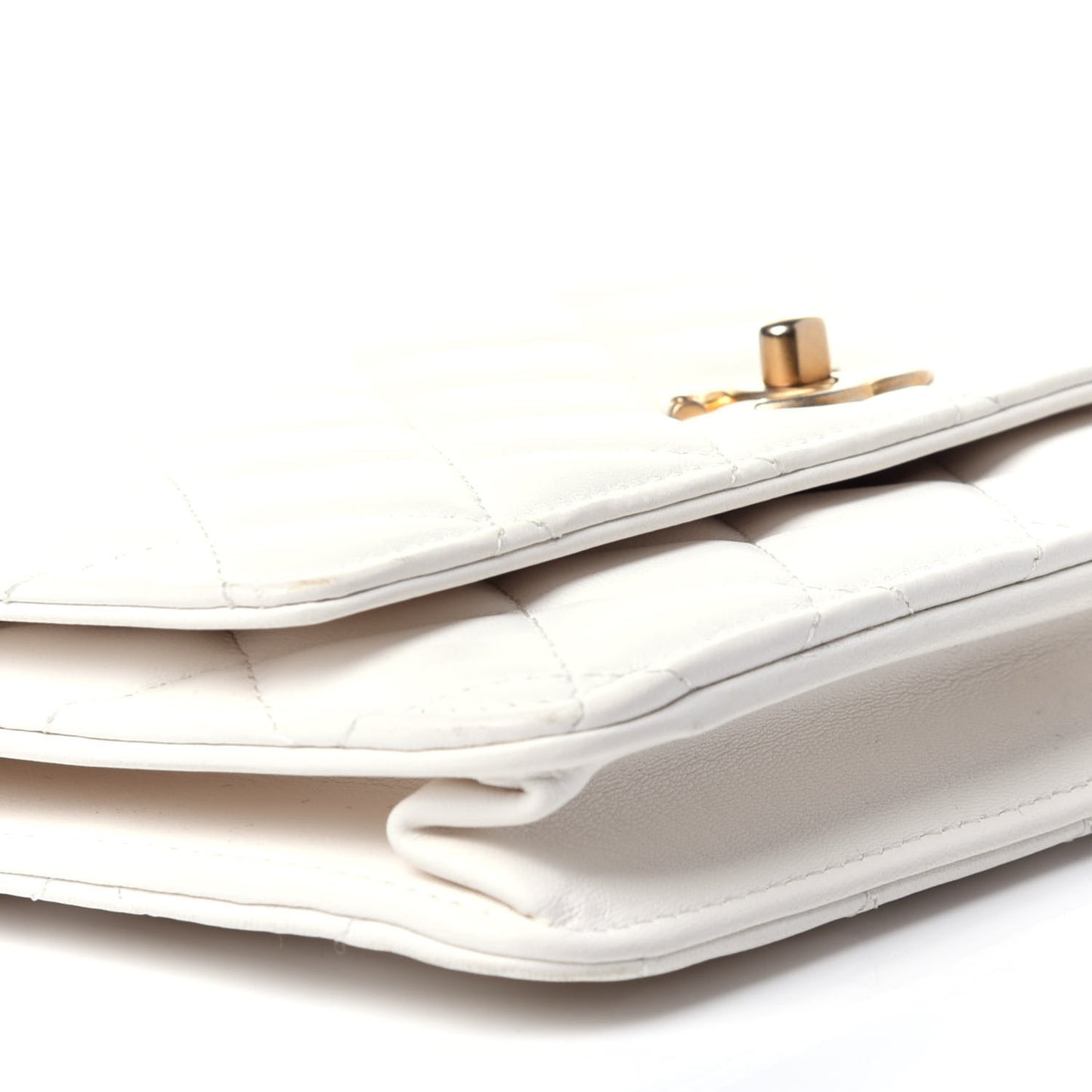 Lambskin Quilted CC Pearl Crush Wallet on Chain WOC White
