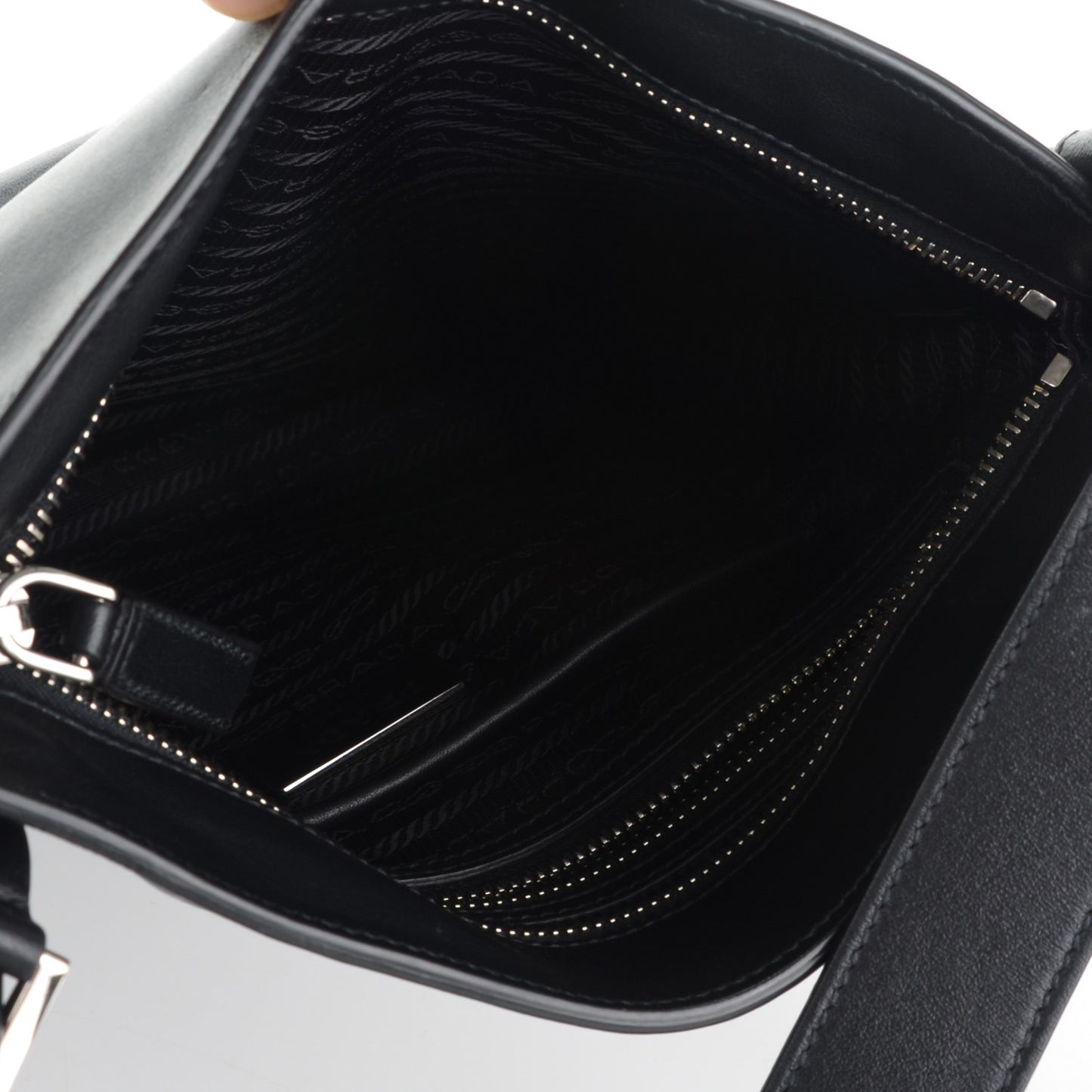 Soft Calf Flat Messenger Bag Black
