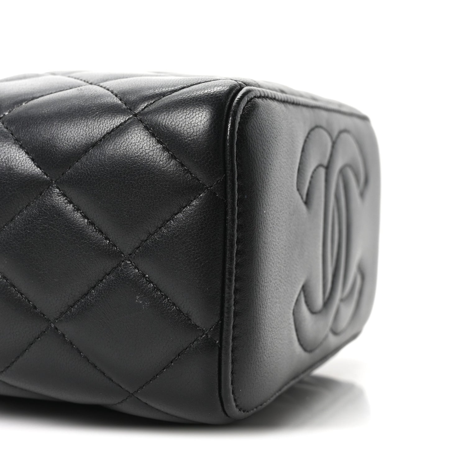 Lambskin Quilted Small Top Handle Vanity Case With Chain Black