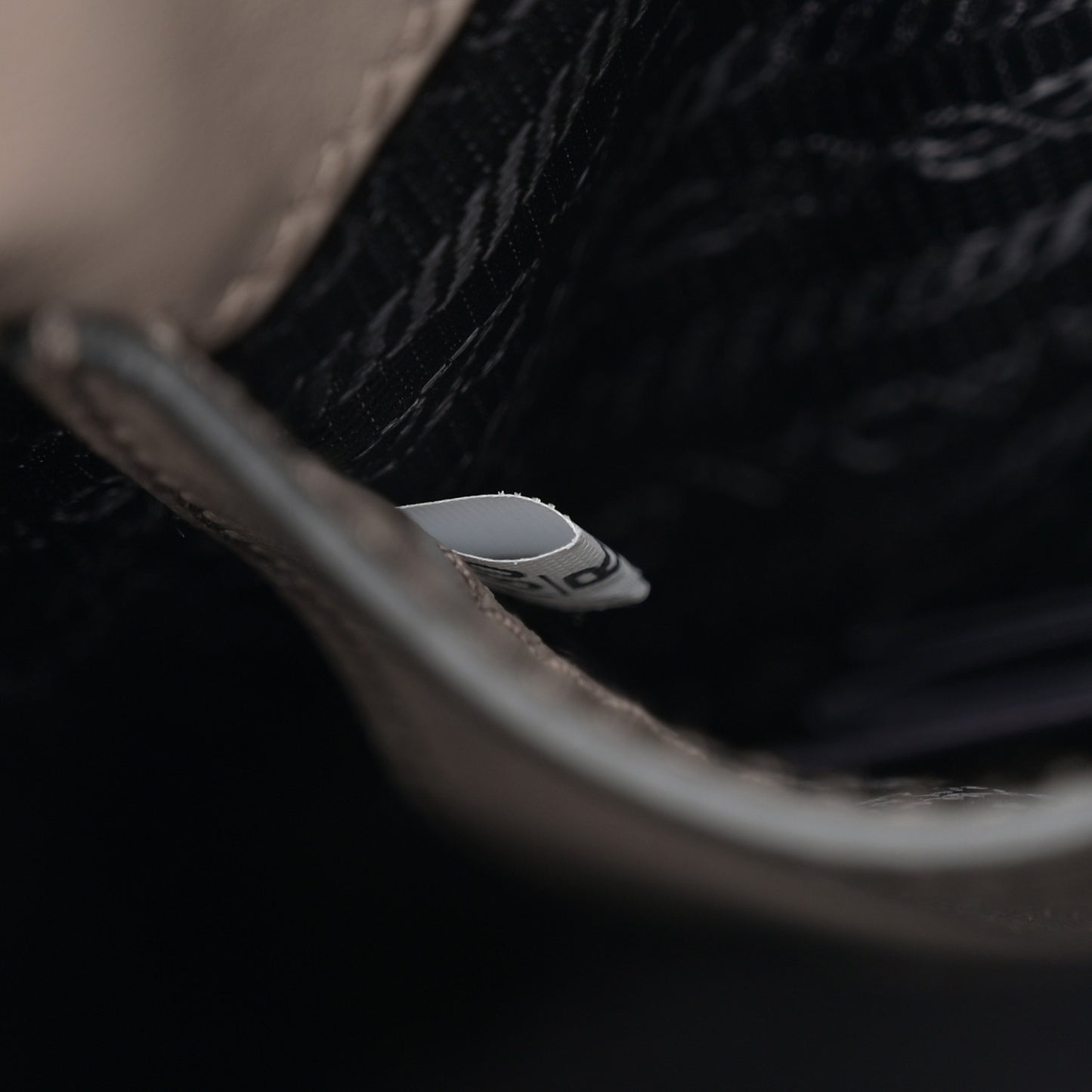 Saffiano Cuir Bucket Bag Argilla