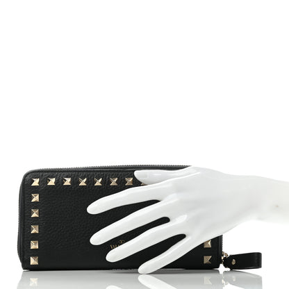 Valentino Garavani Pebbled Calfskin Rockstud Zip Around Wallet Black 2 of 10
