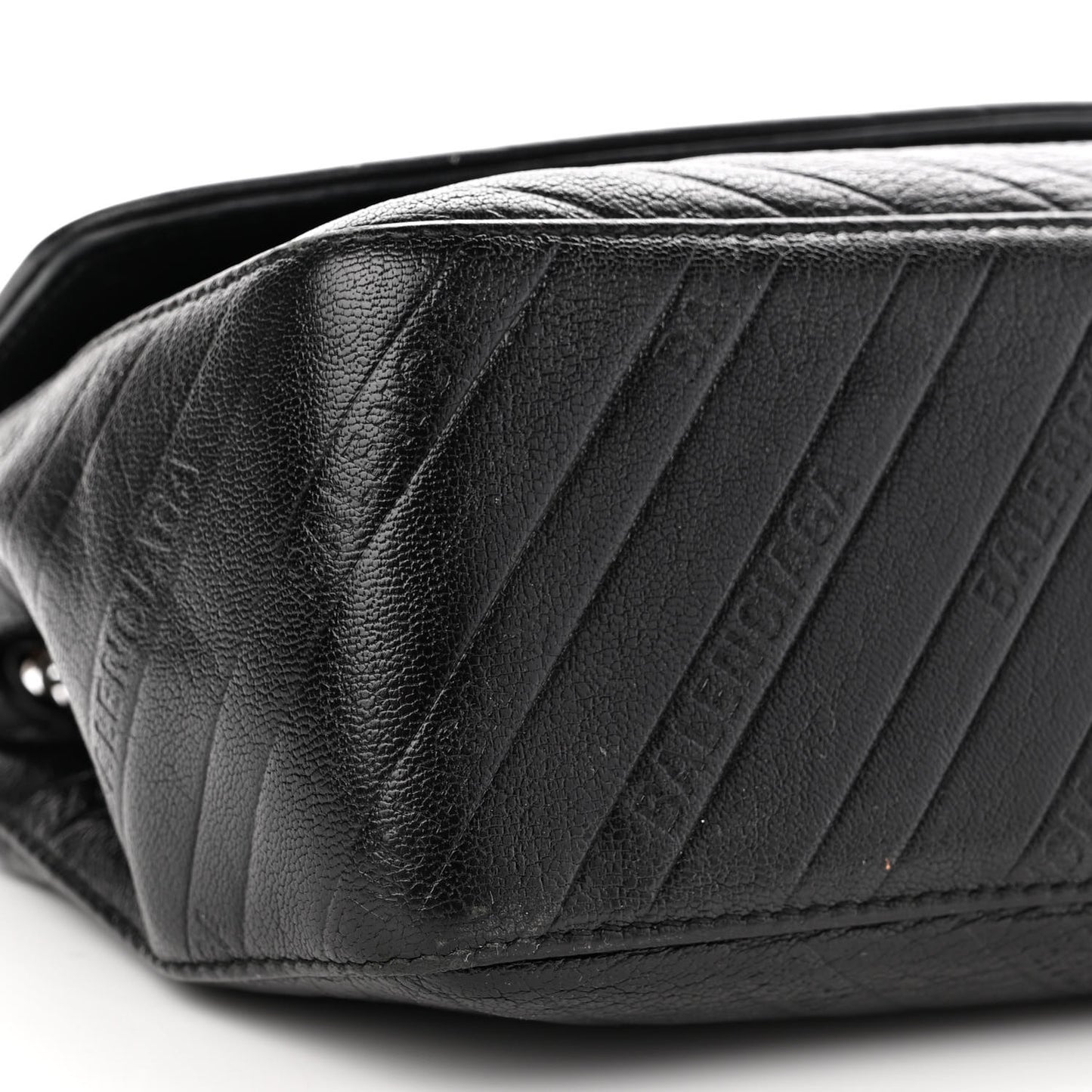Shiny Goatksin Logo Embossed Monochrome M BB Round Shoulder Bag Black