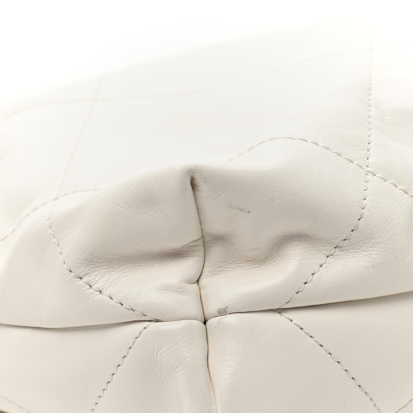Shiny Calfskin Quilted Small Rainbow Chanel 22 White