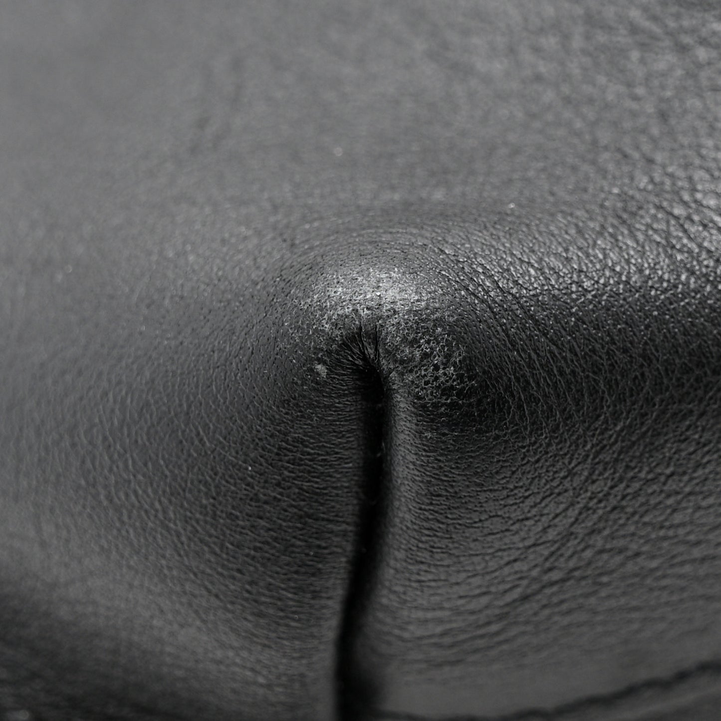 Calfskin Medium Suzanne Hobo Black