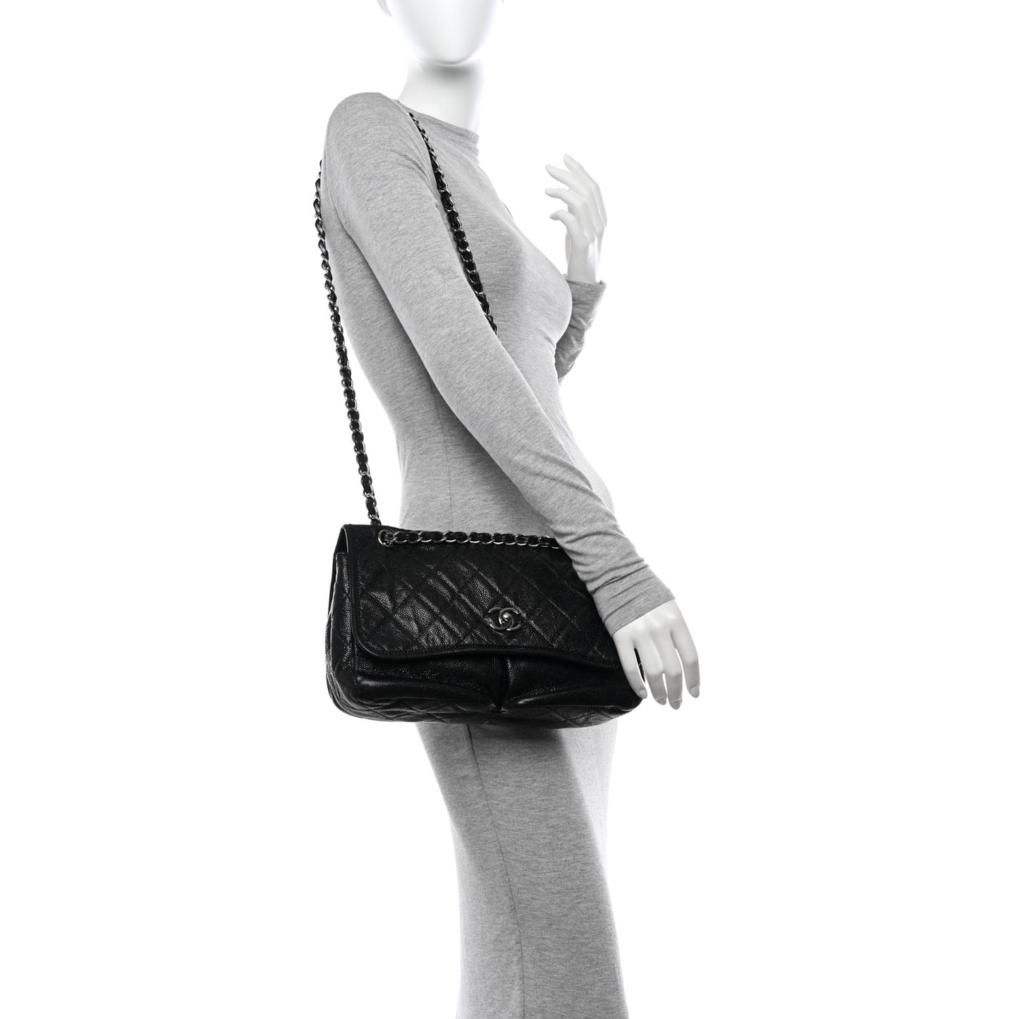 Grained Calfskin Medium Natural Beauty Flap Black